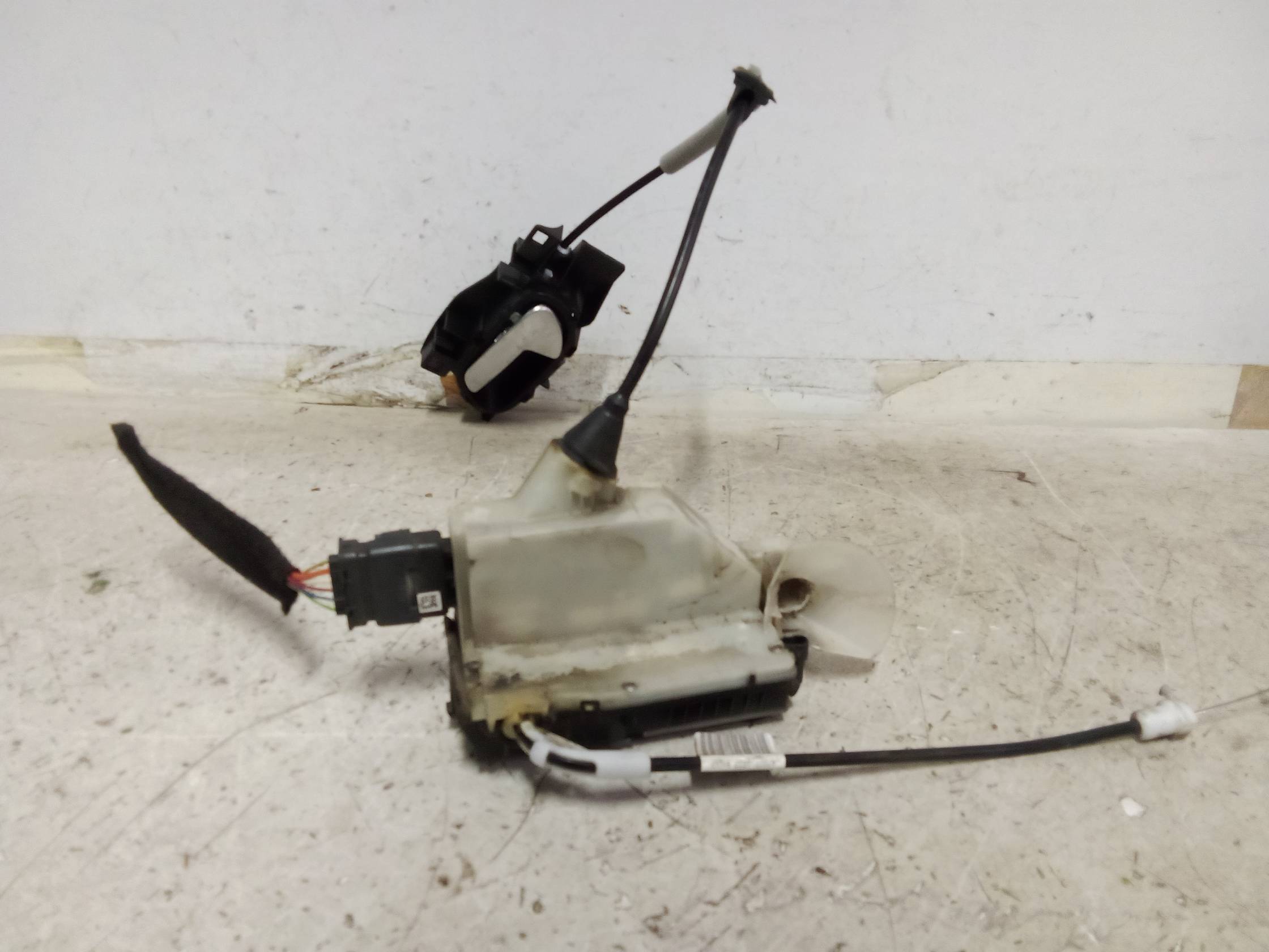 Serratura porta ant. sx.