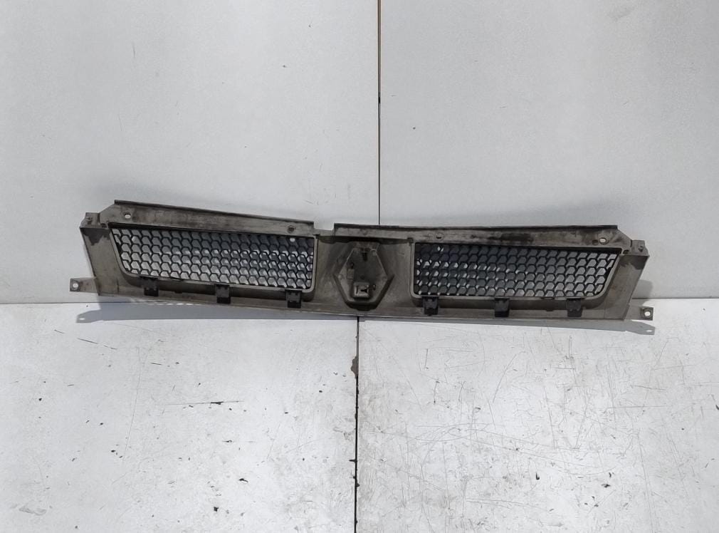 Griglia paraurti ant.