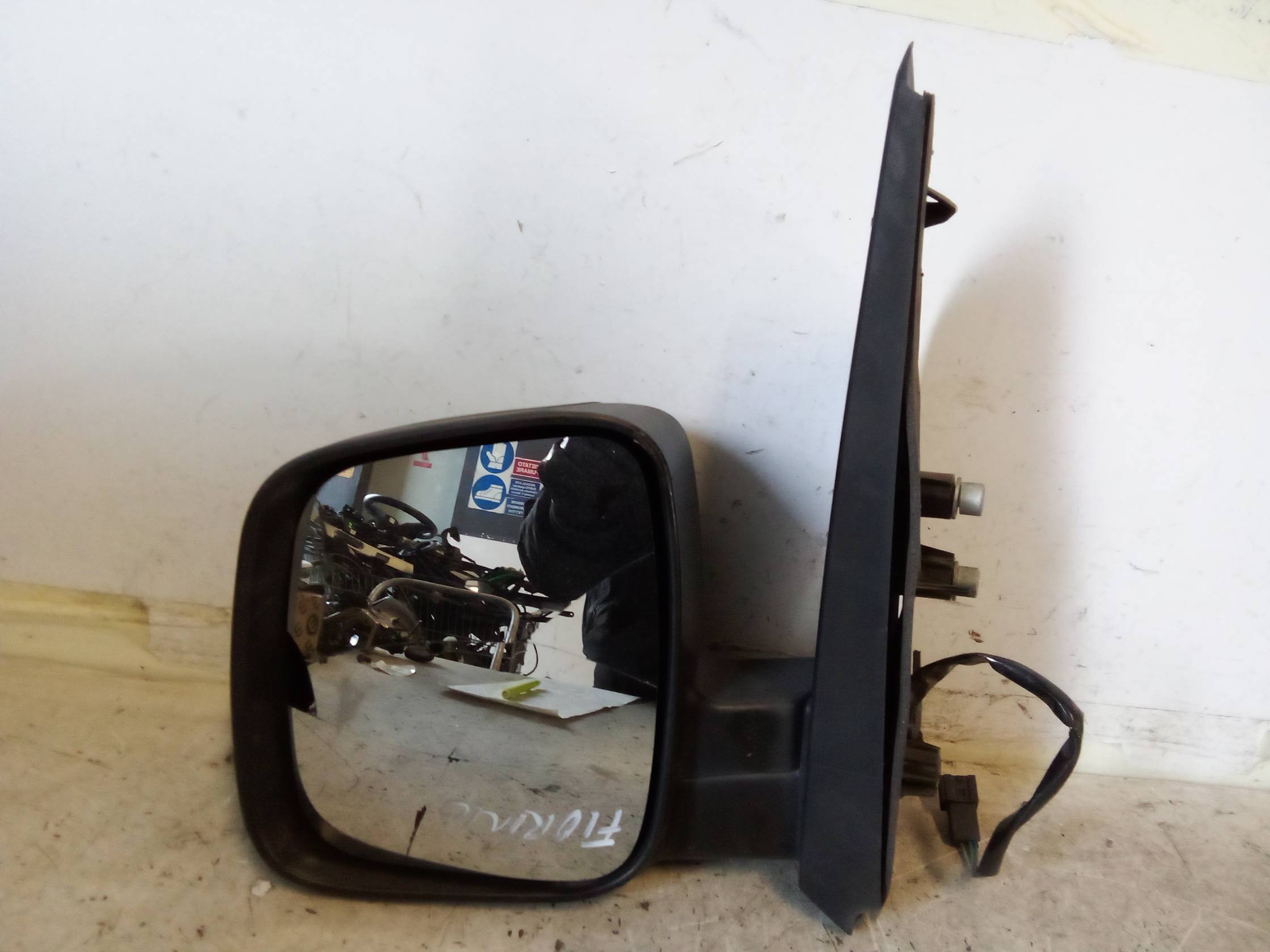 Retrovisore est. regolaz. elettr. sx.