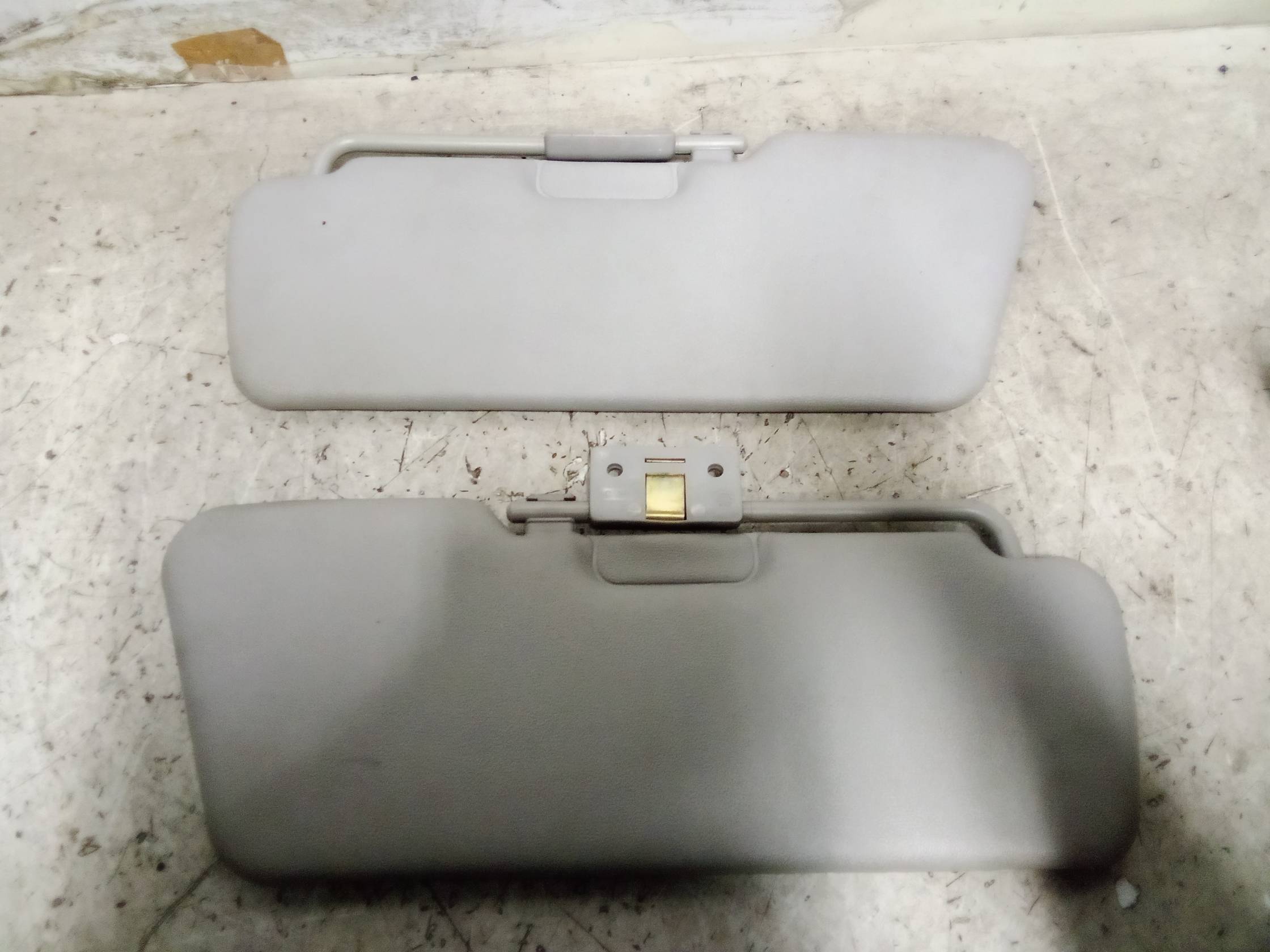 Aletta parasole parabrezza sx.