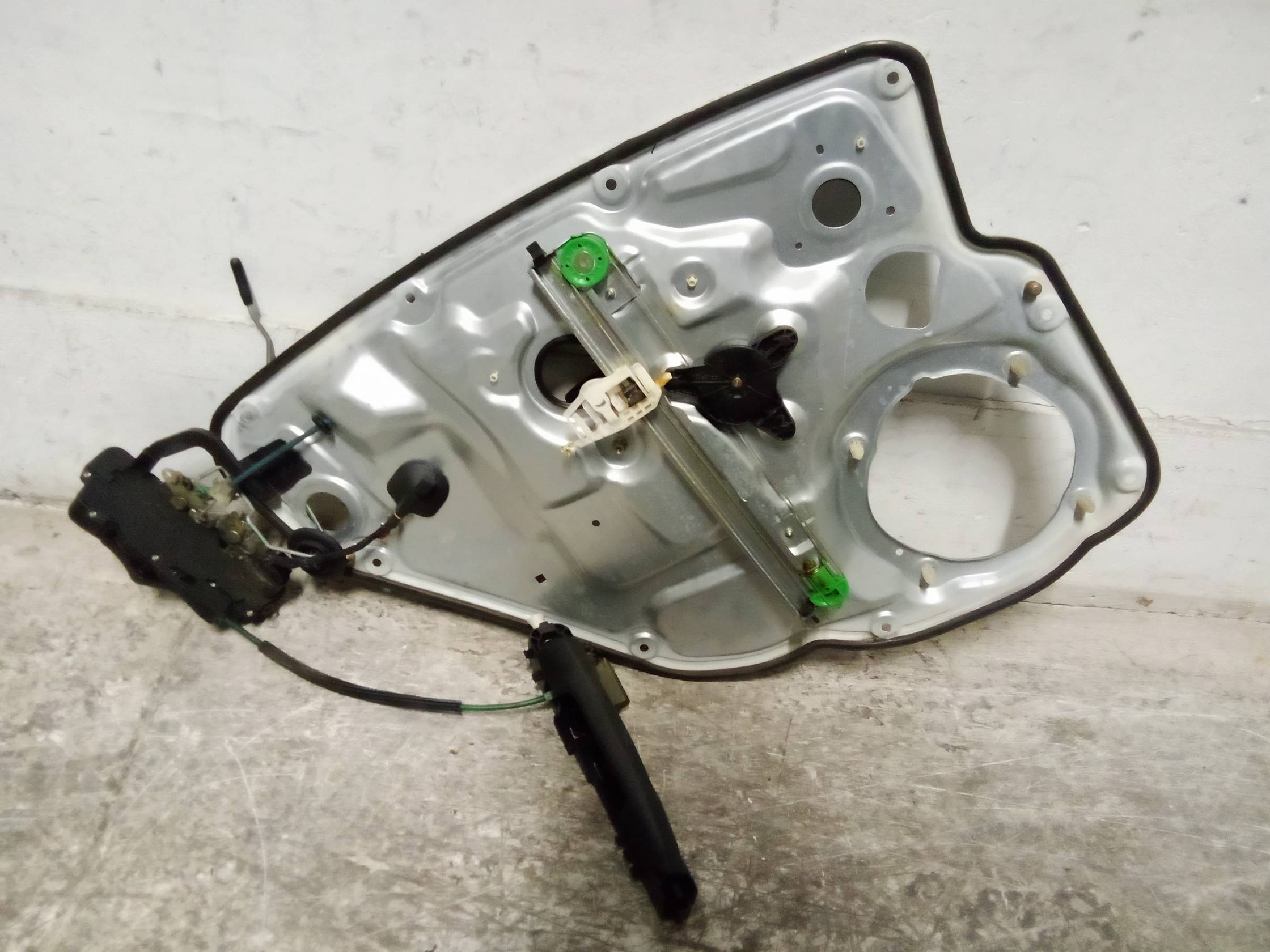 Alzacristallo elettr. porta post. dx.