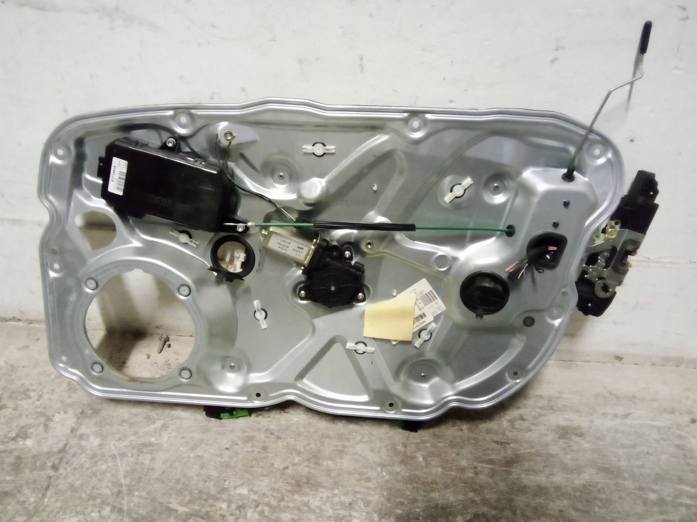 Alzacristallo elettr. porta ant. dx.