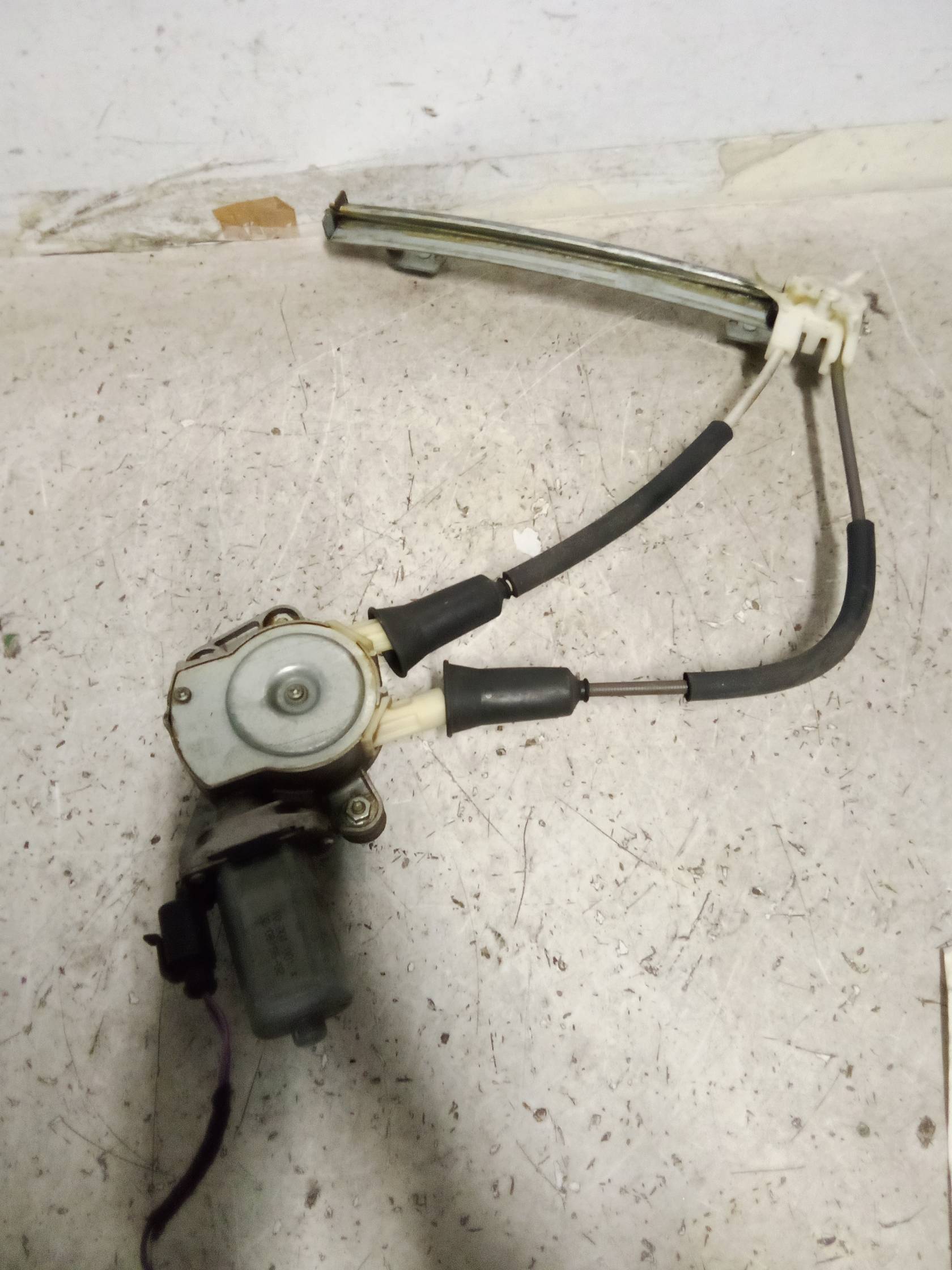 Alzacristallo elettr. porta post. dx.