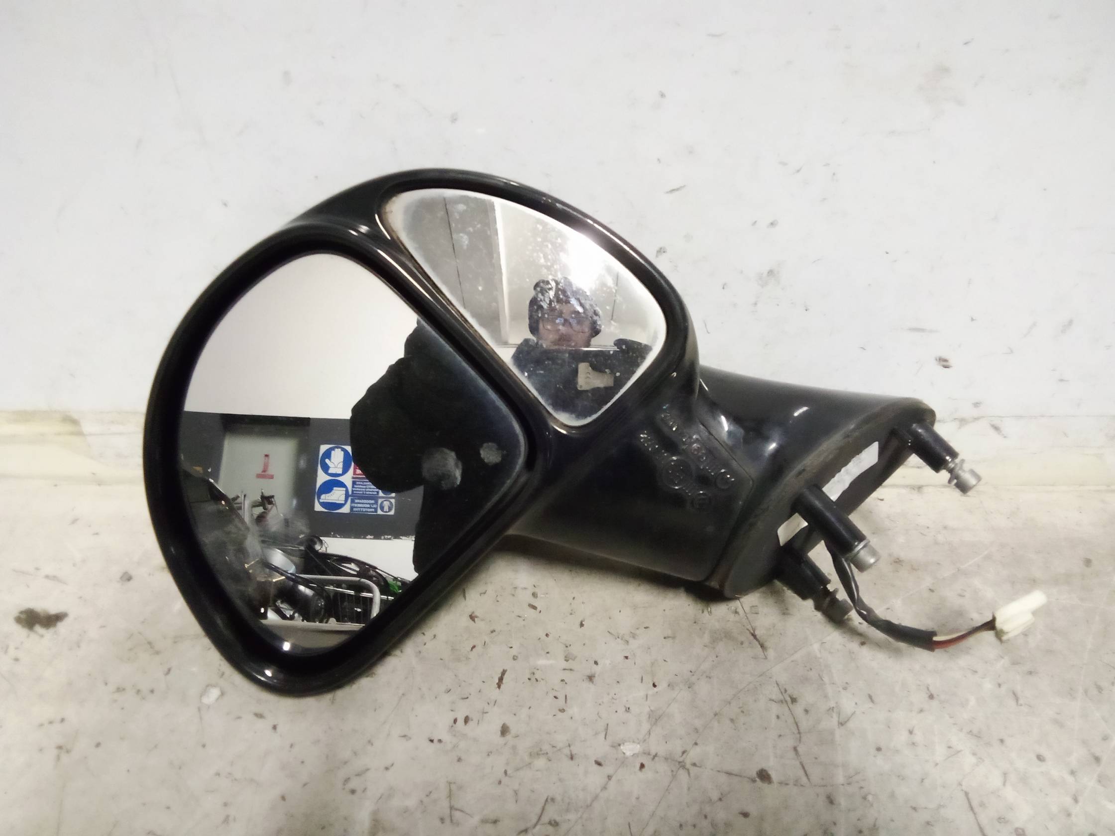 Retrovisore est. regolaz. elettr. sx.