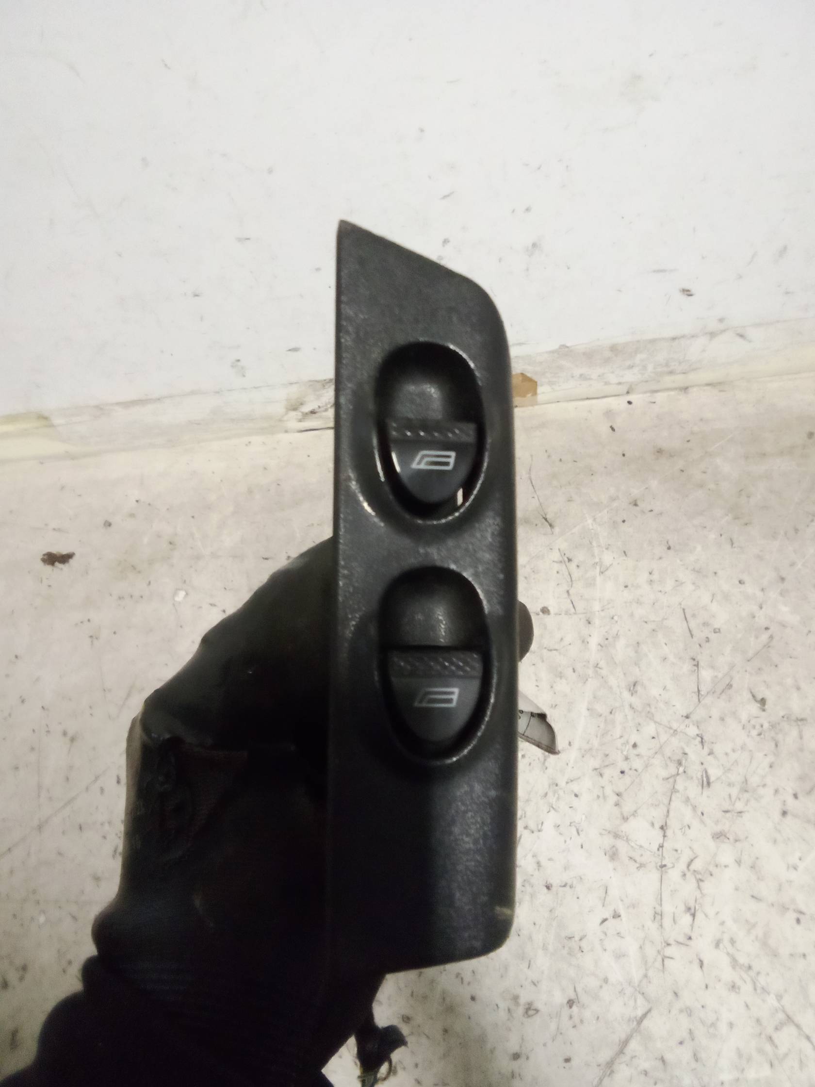 Blocco comandi alzacristalli e retrovisori est. sx.