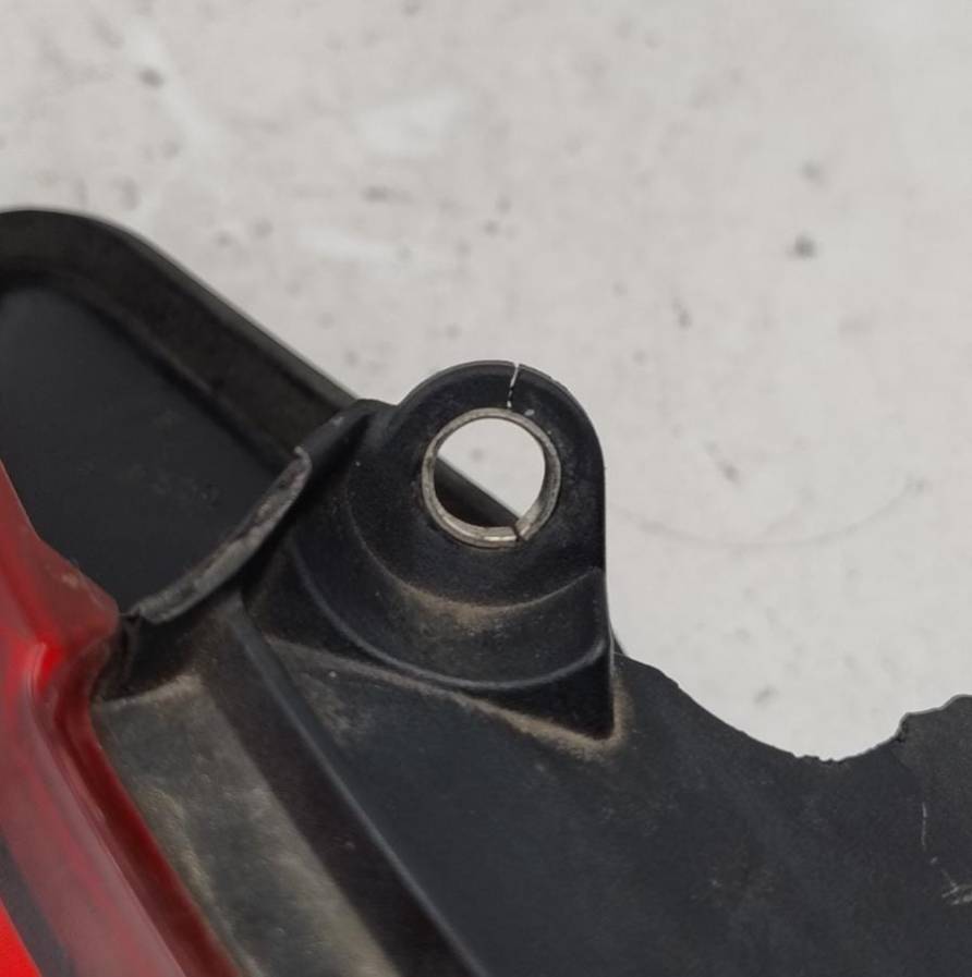 Fanale post esterno sinistro