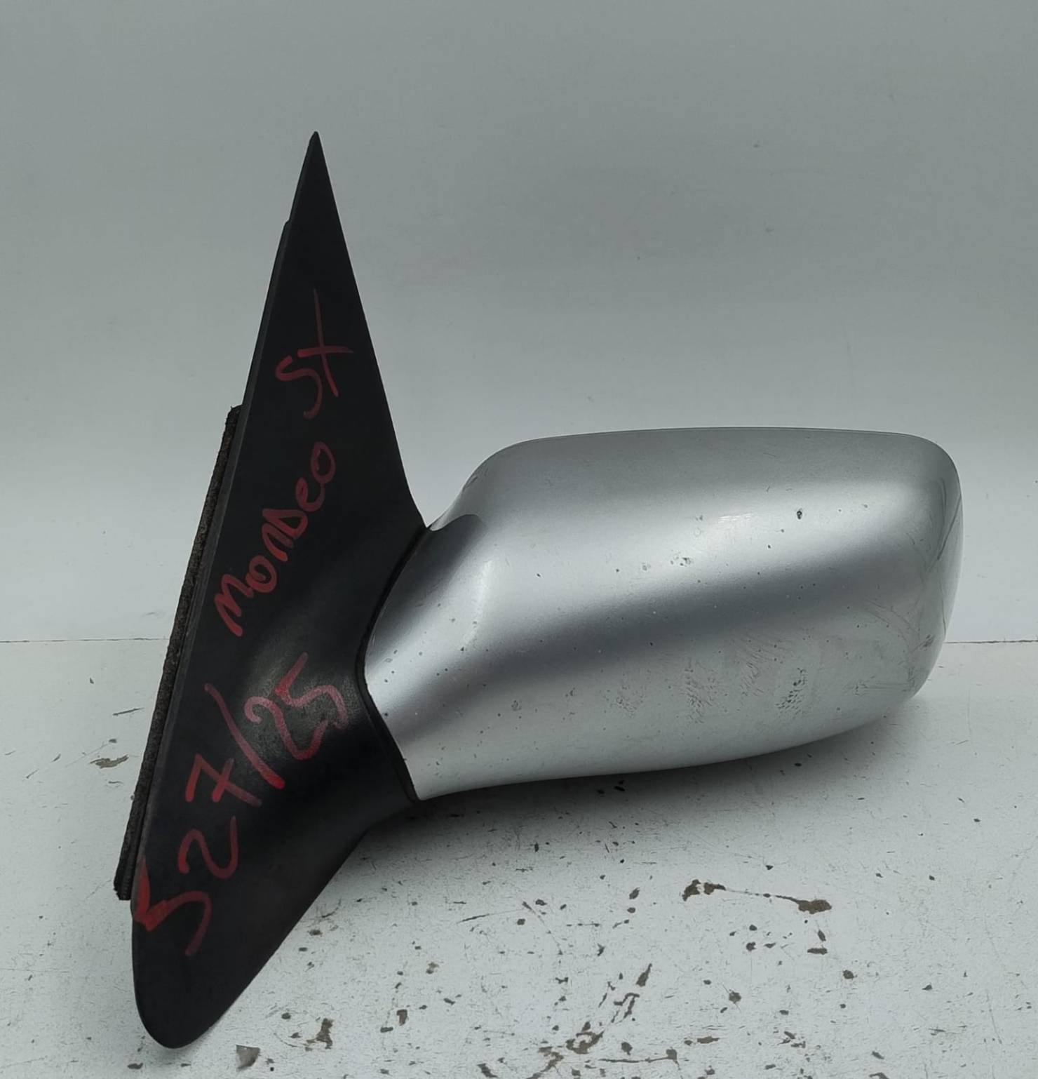 Specchietto retrovisore sx.