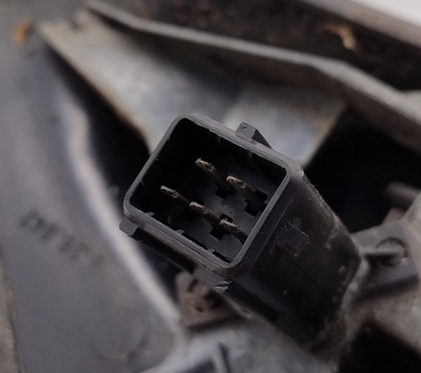 Specchietto retrovisore sx.