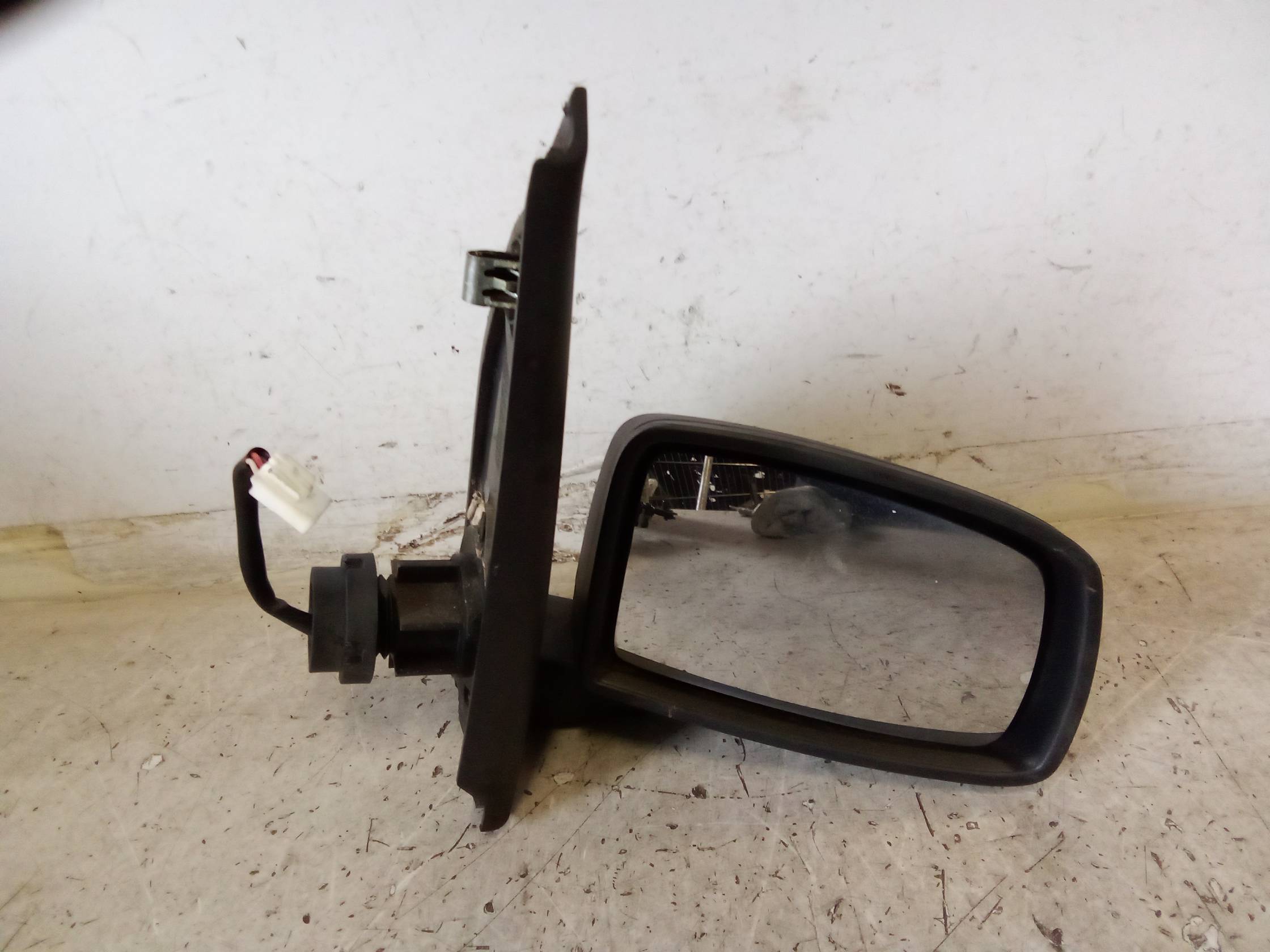 Retrovisore est. regolaz. elettr. dx.