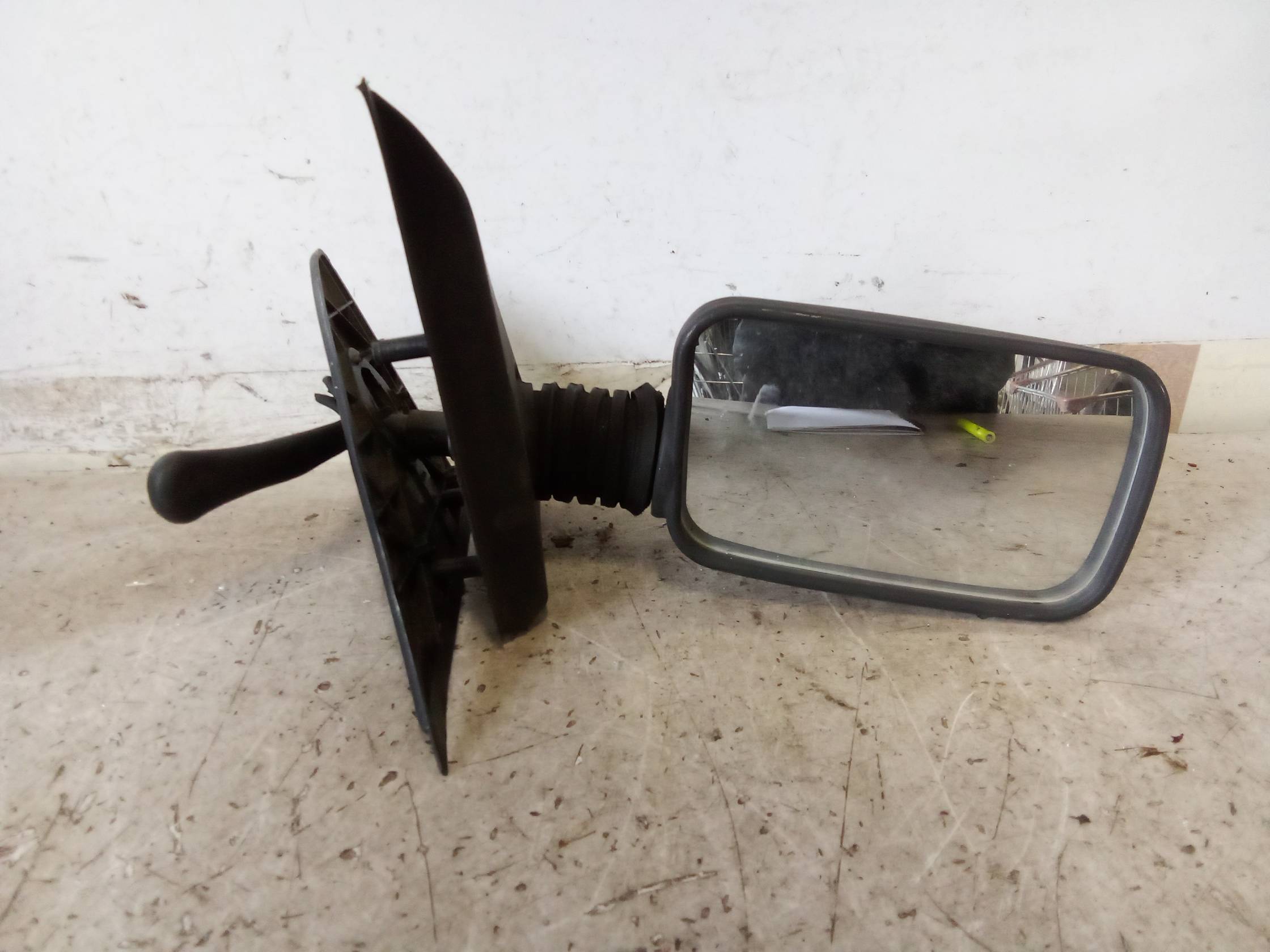 Retrovisore est. dx.