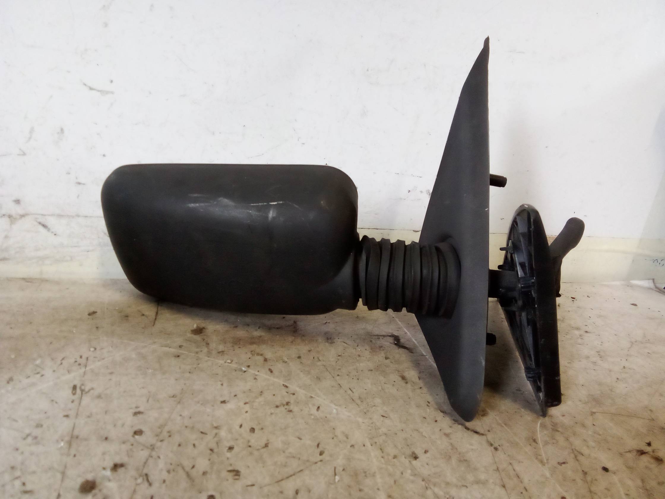 Retrovisore est. dx.