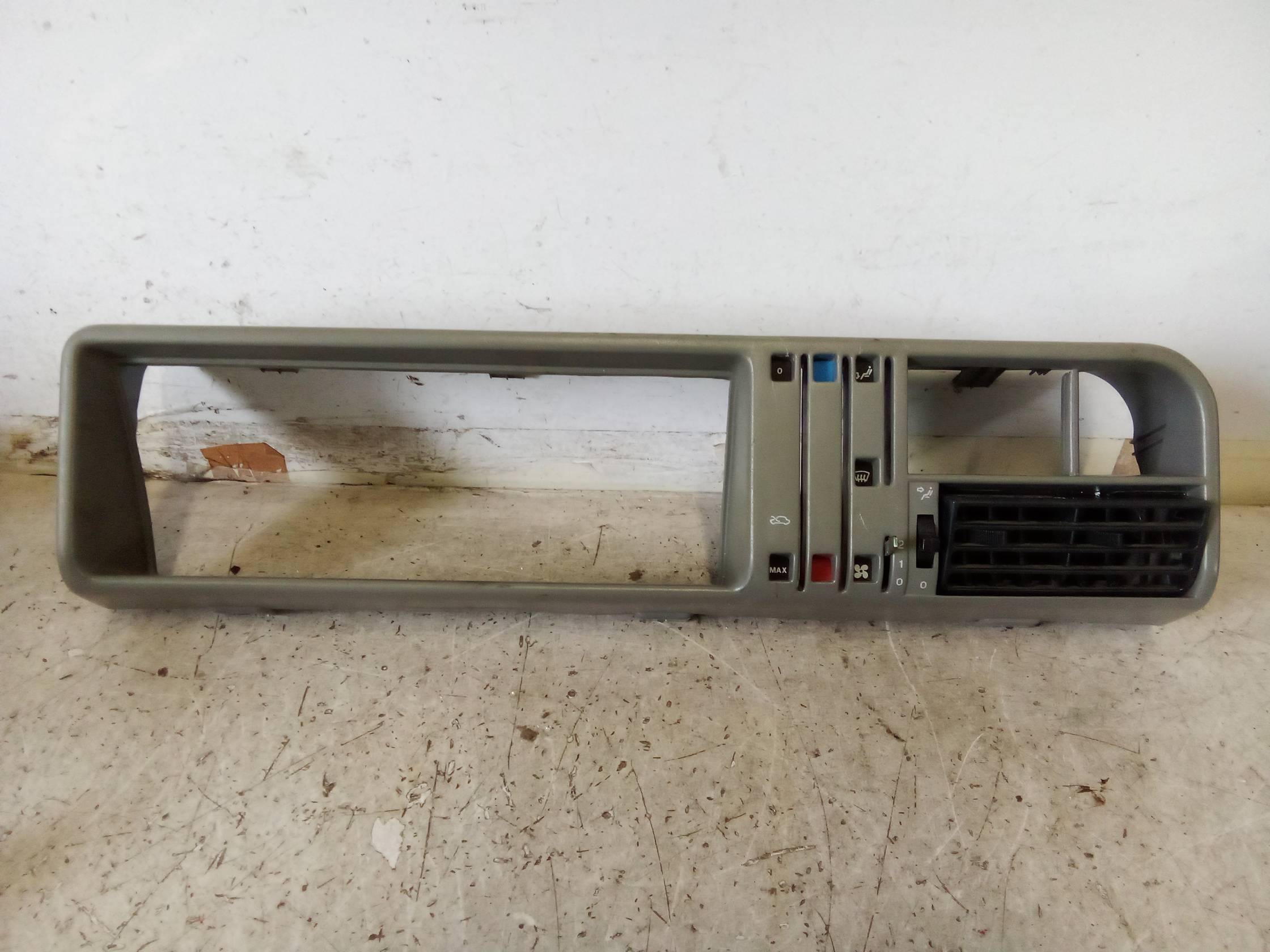 Bocchetta aria centr. cruscotto sx.