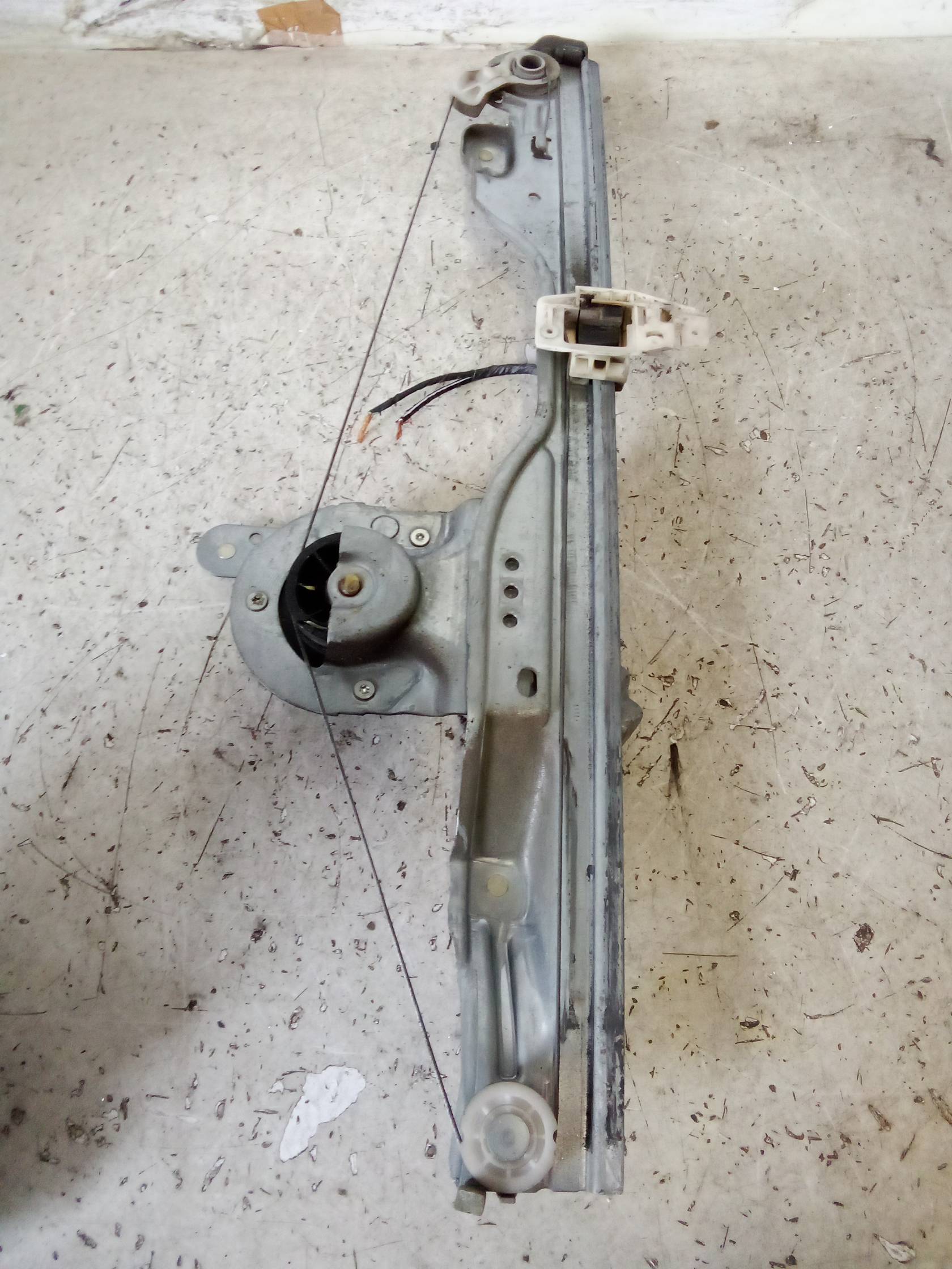 Alzacristallo elettr. porta ant. dx.