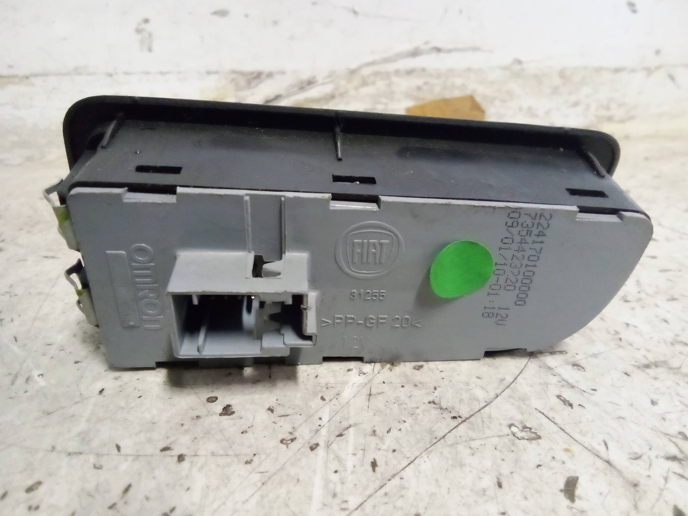 Interruttore blocco comando luci