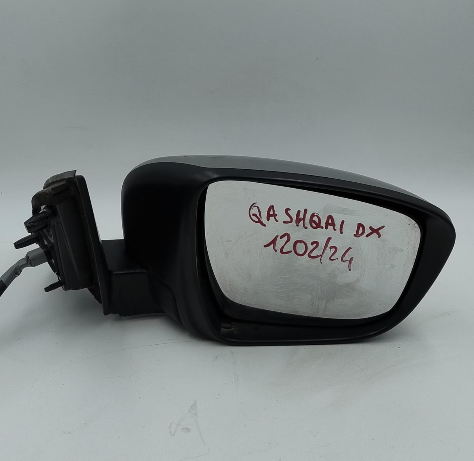 Specchietto retrovisore dx.