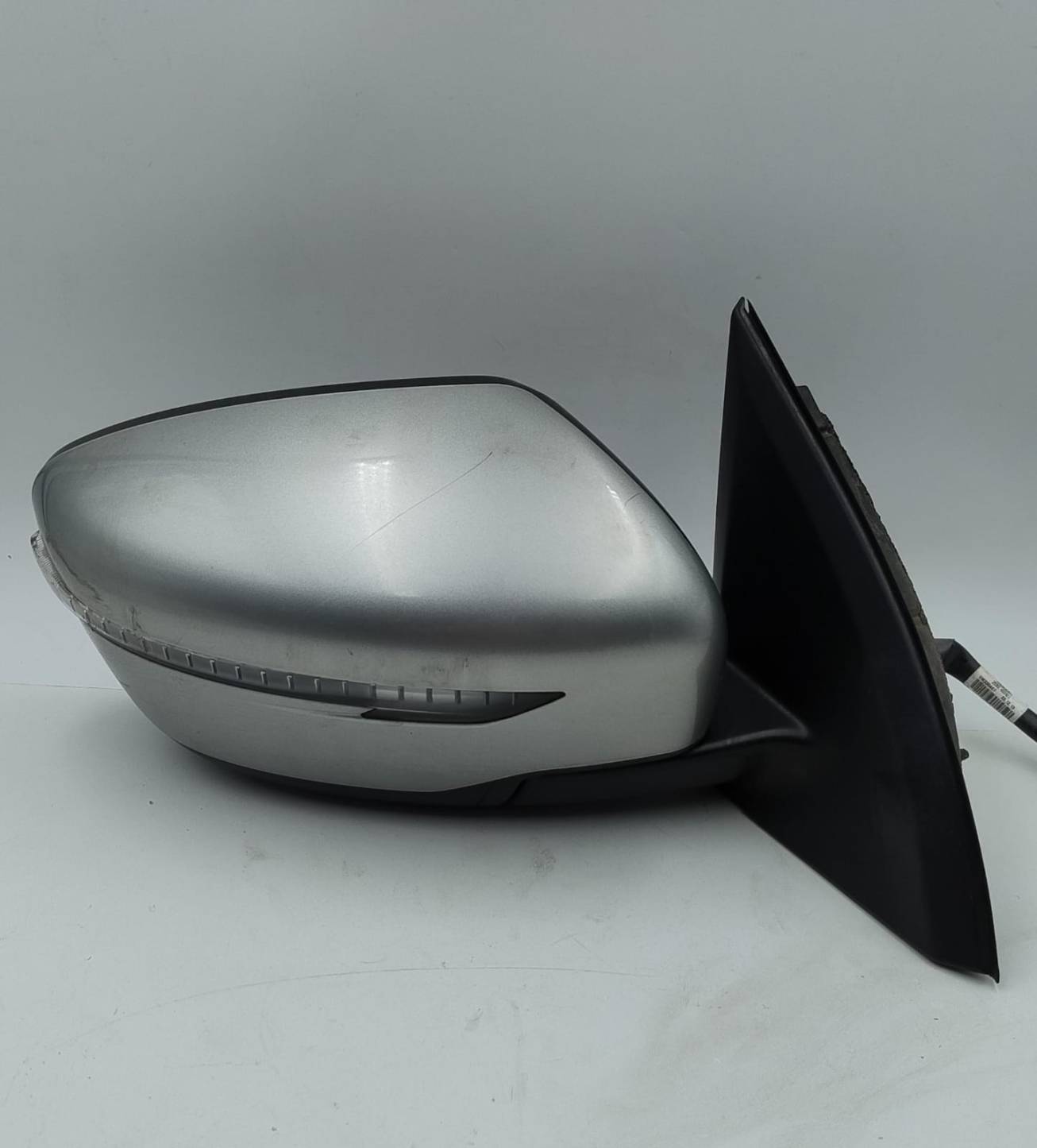 Specchietto retrovisore dx.