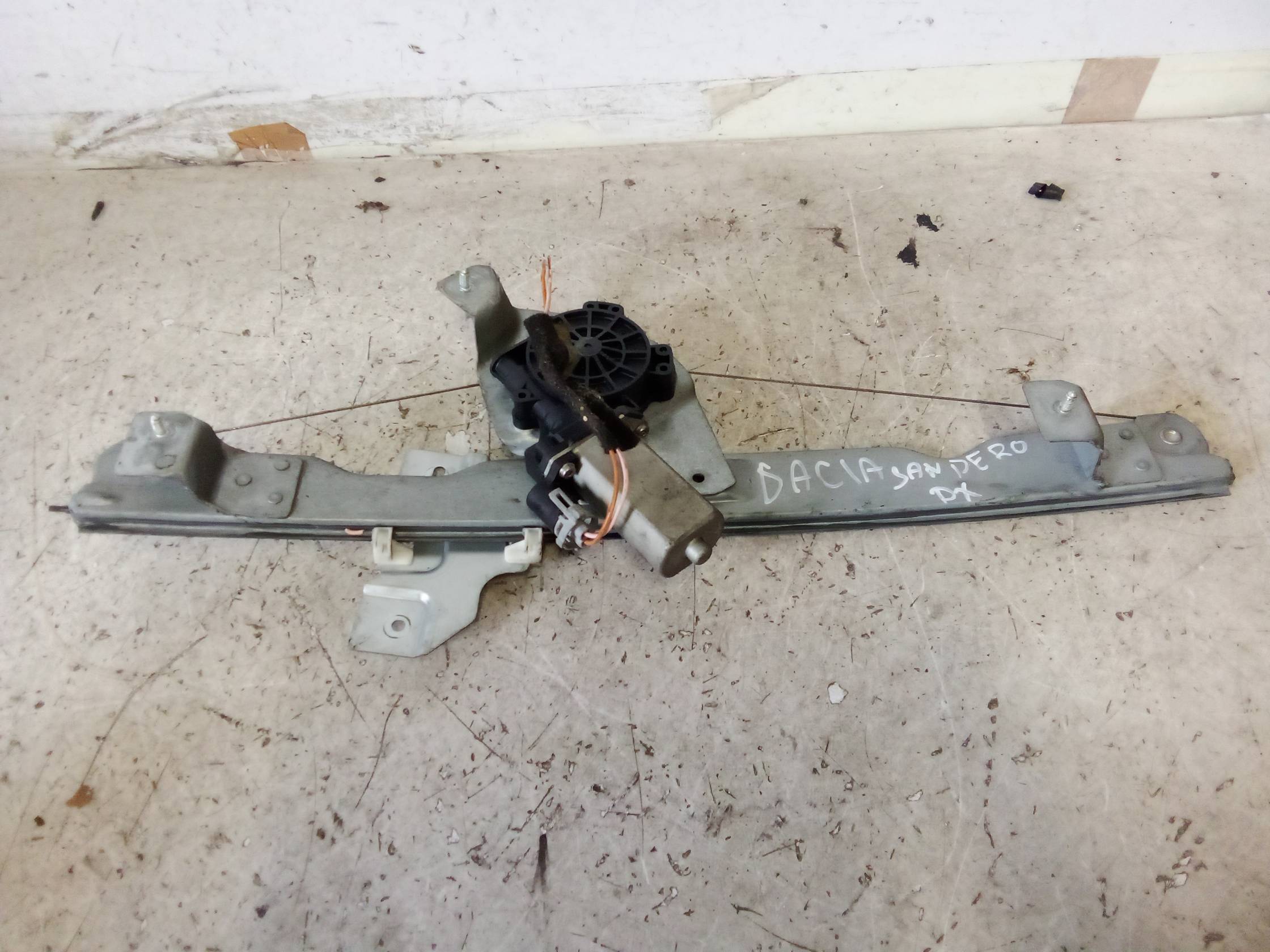 Alzacristallo elettr. porta ant. con motorino dx.