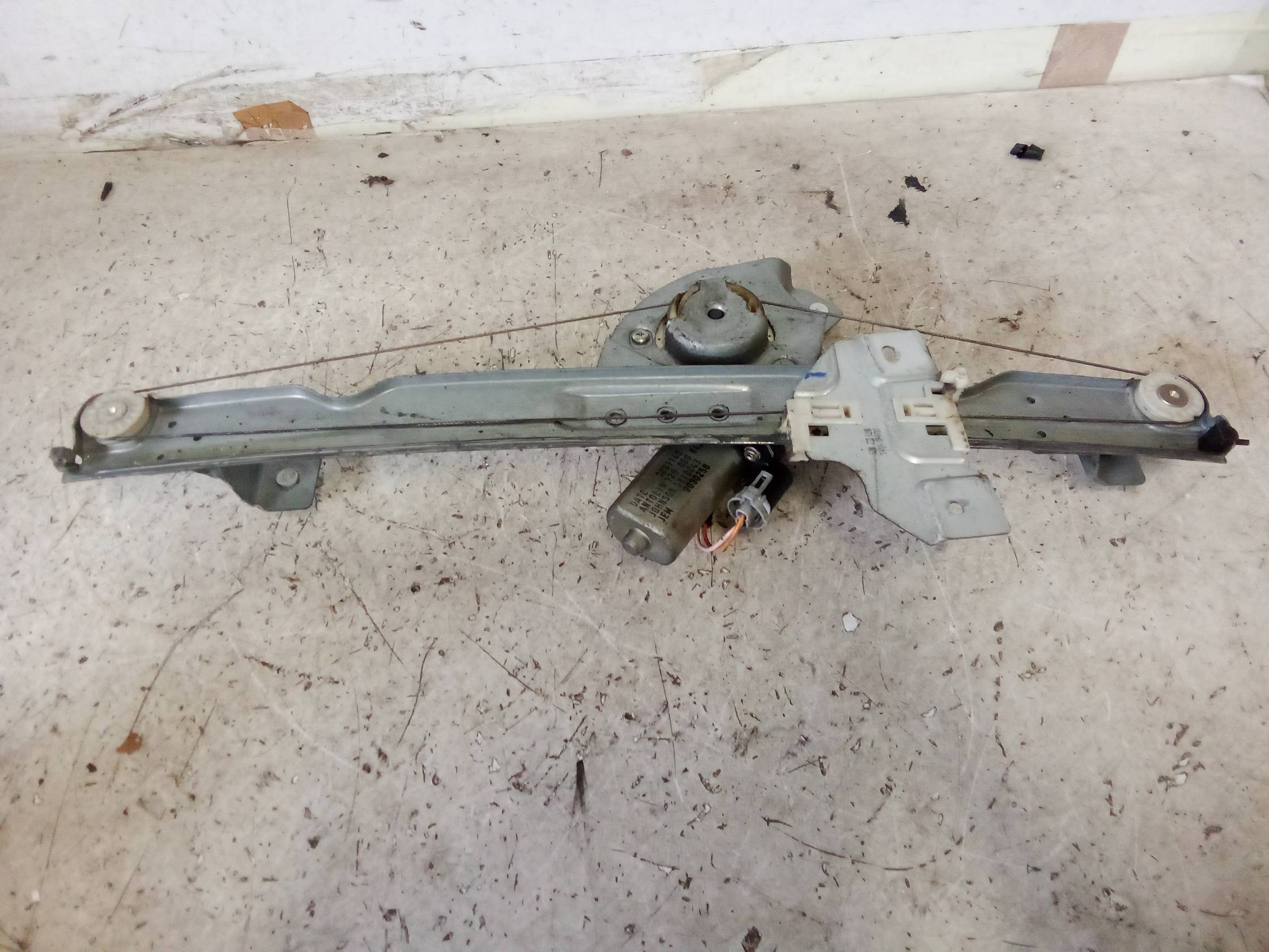 Alzacristallo elettr. porta ant. con motorino dx.