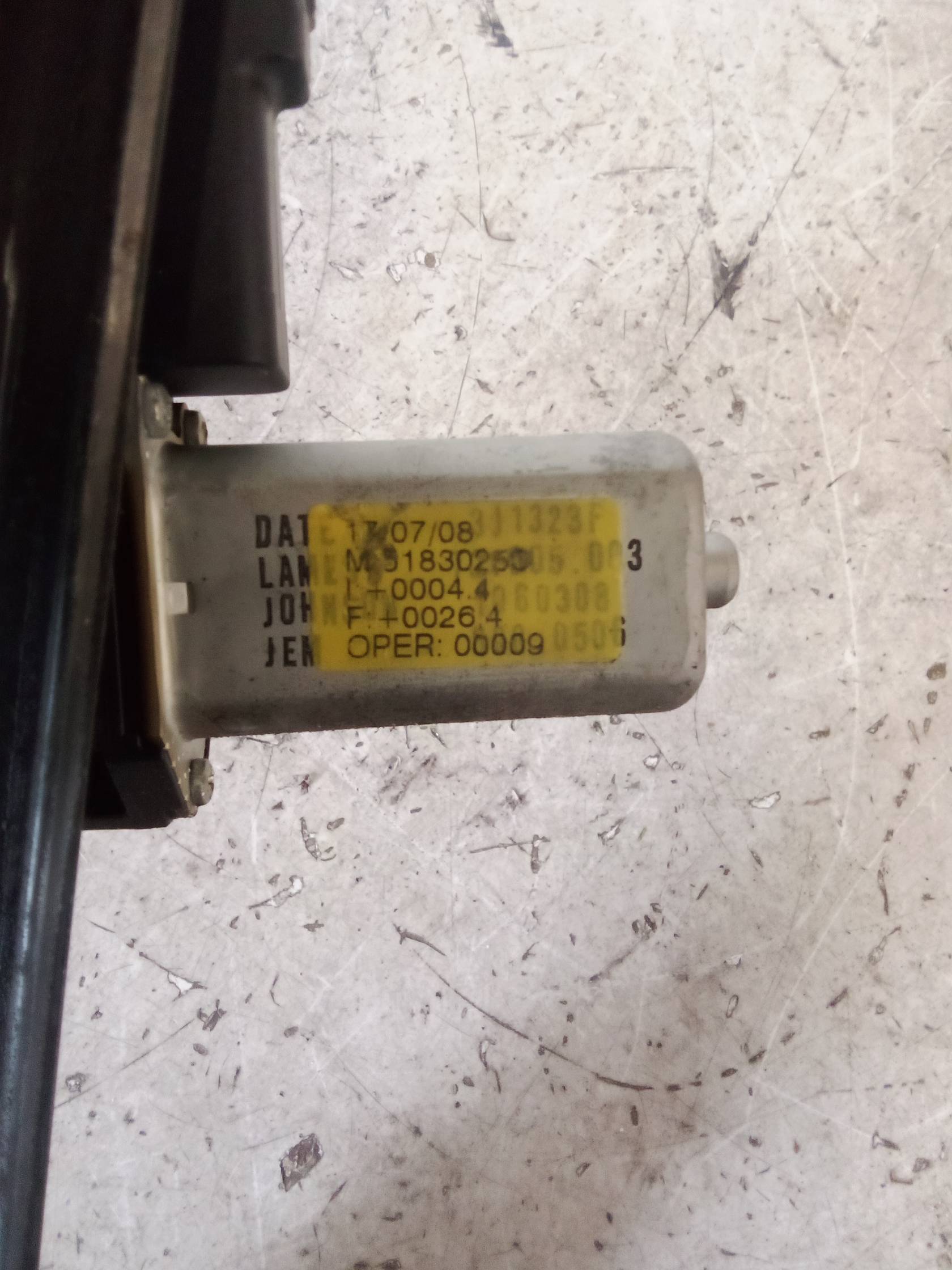 Alzacristallo elettr. porta ant. dx.