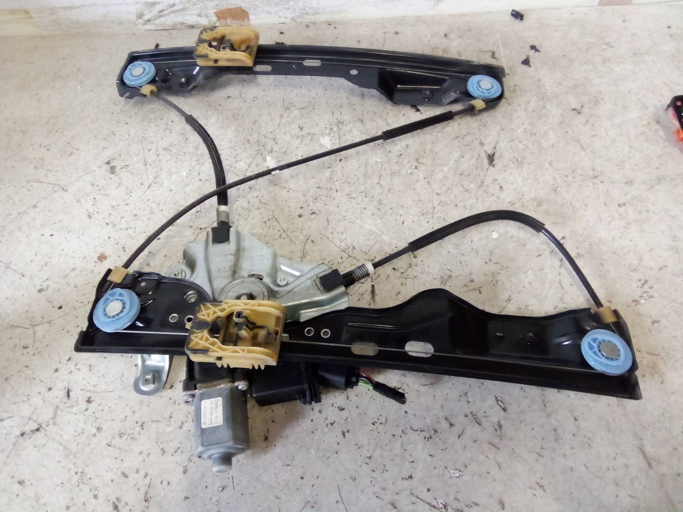 Alzacristallo elettr. porta ant. sx.