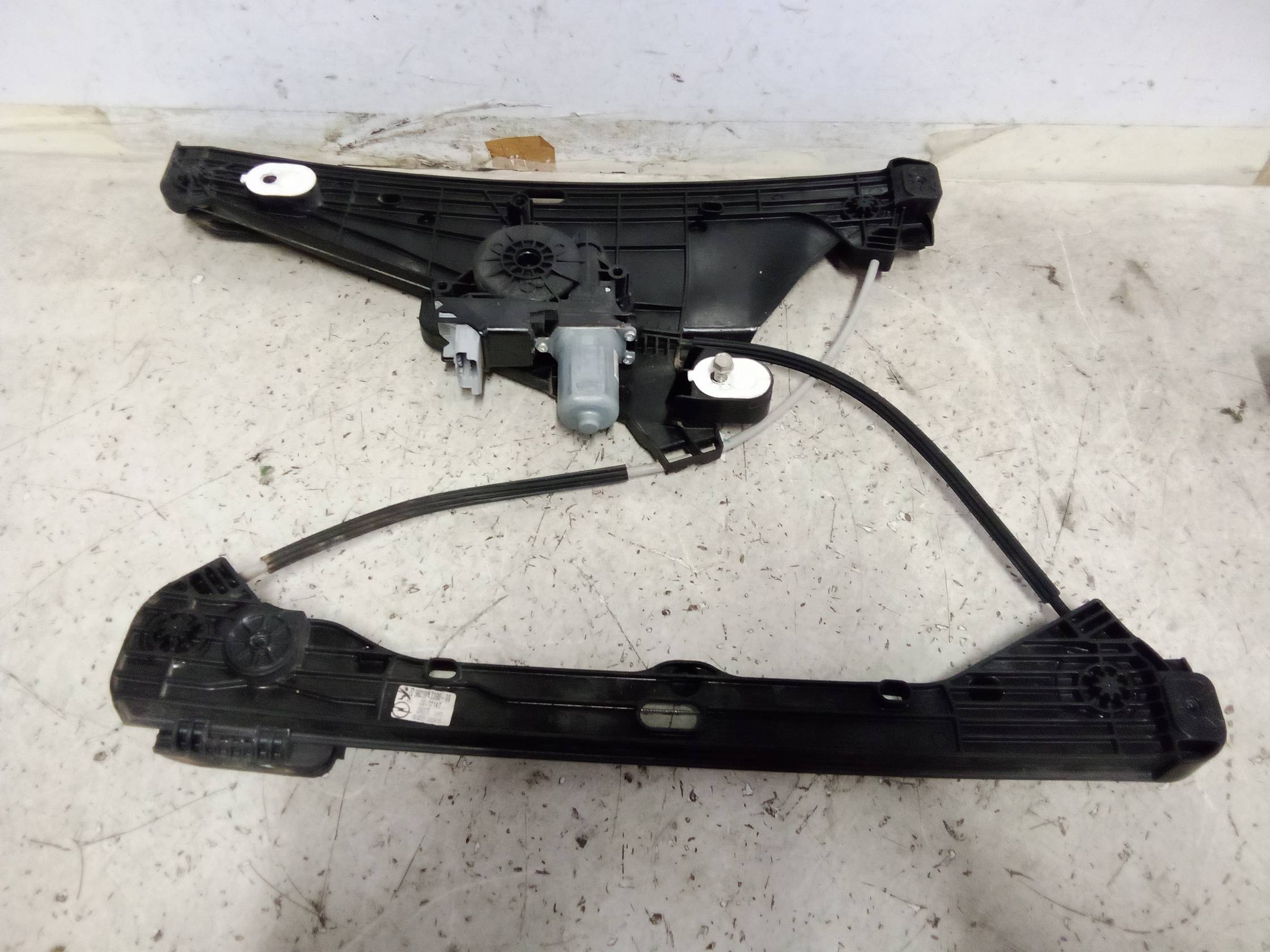 Alzacristallo elettr. porta ant. con motorino dx.