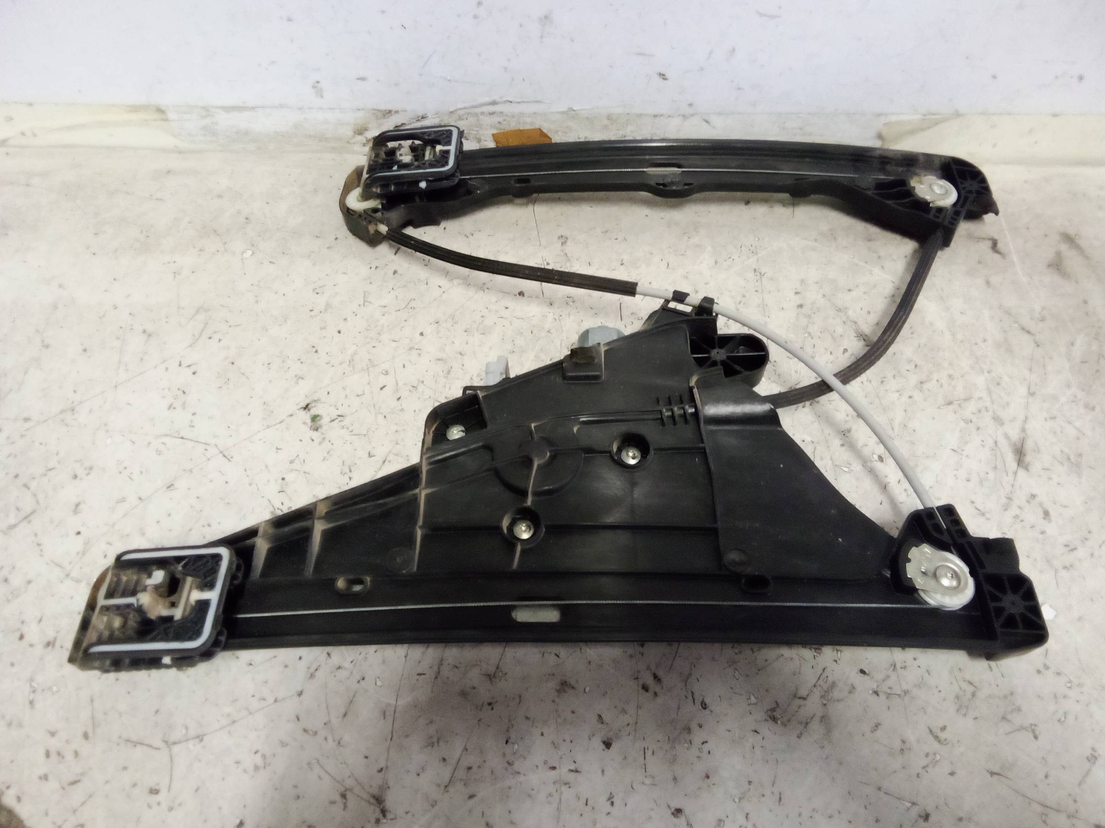 Alzacristallo elettr. porta ant. con motorino dx.