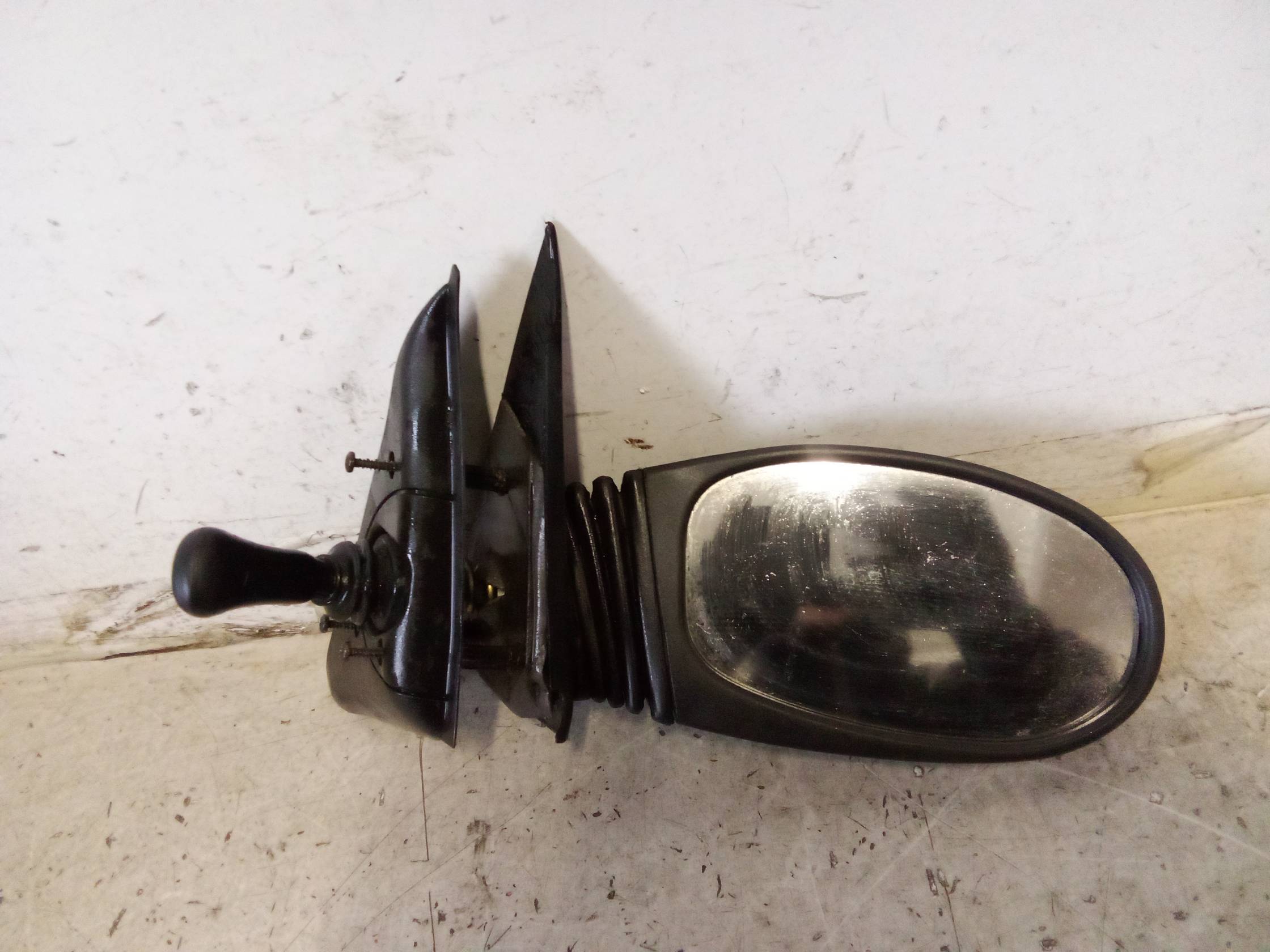 Retrovisore est. dx.