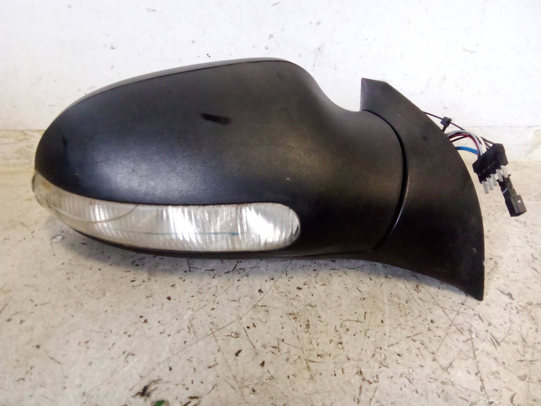 Retrovisore est. regolaz. elettr. dx.