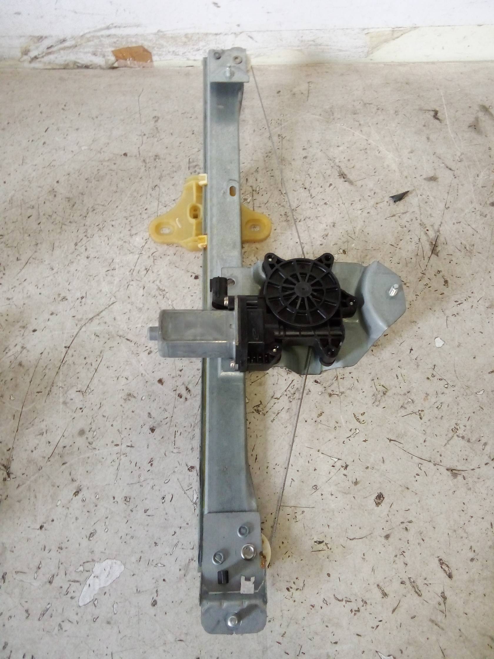 Alzacristallo elettr. porta ant. dx. Alzacristallo elettr. porta ant. dx.