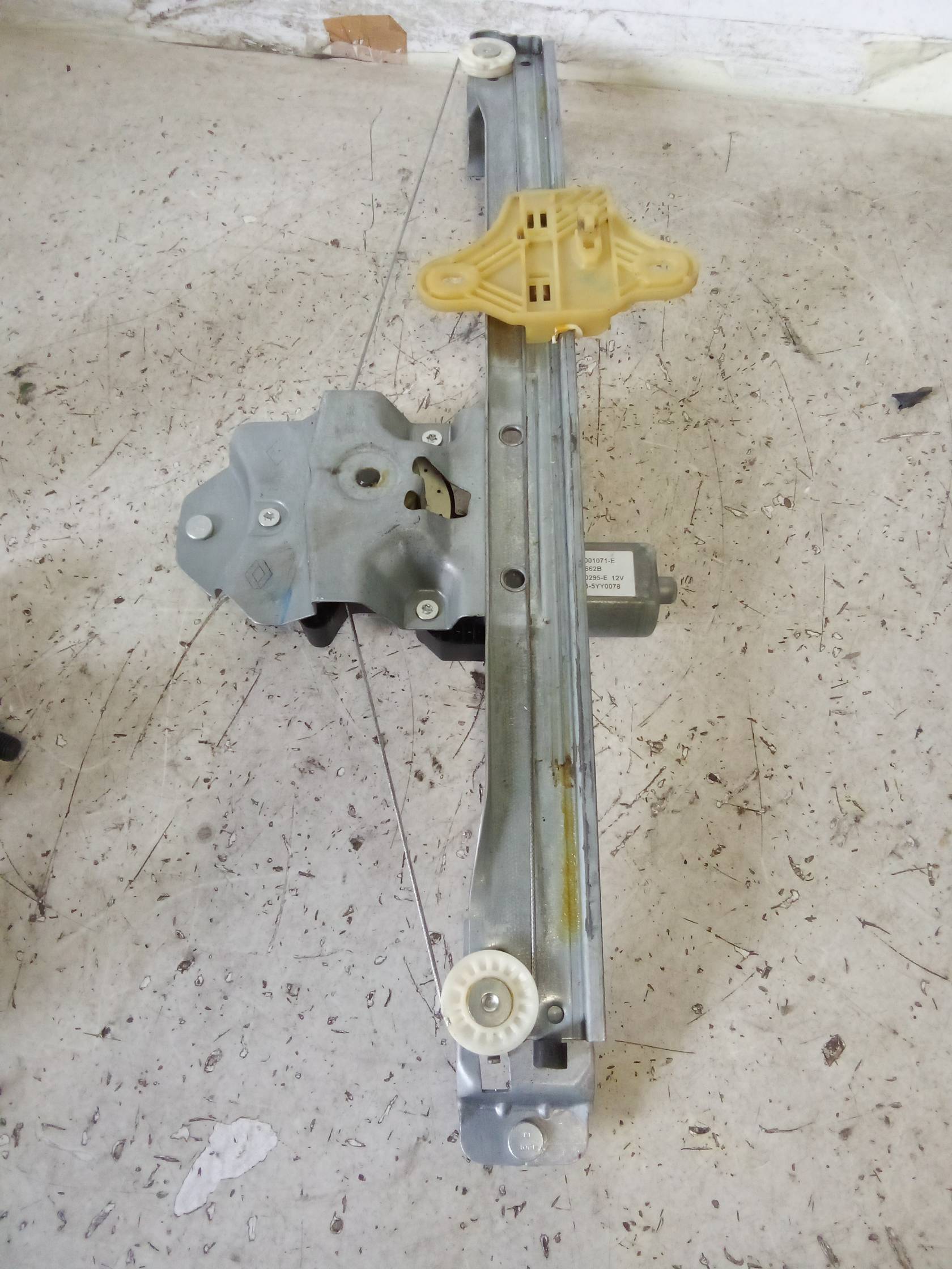 Alzacristallo elettr. porta ant. dx. Alzacristallo elettr. porta ant. dx.