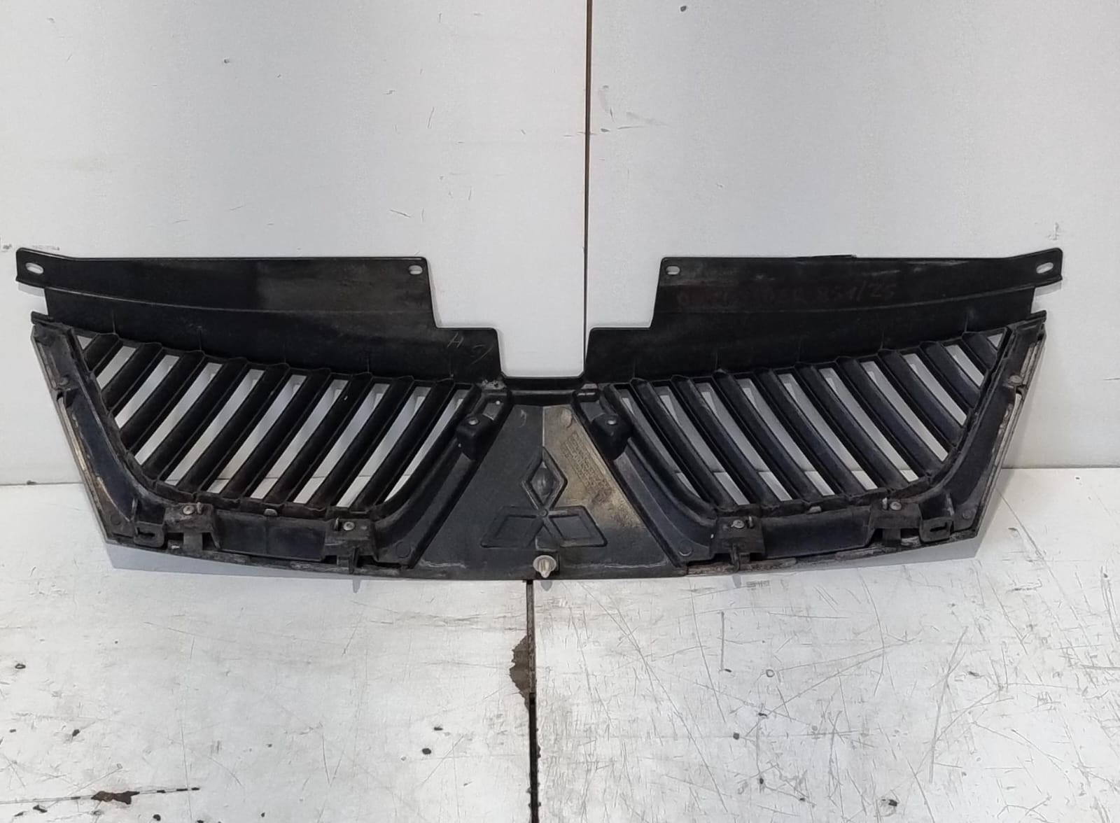 Griglia paraurti ant. Griglia paraurti ant.