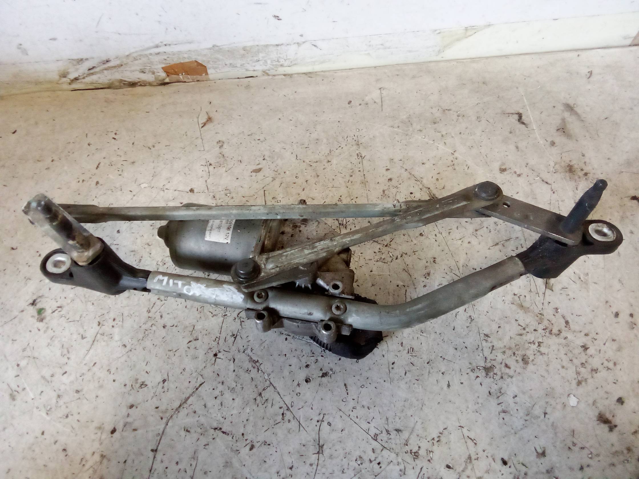 Meccanismo tergiparabrezza con motorino