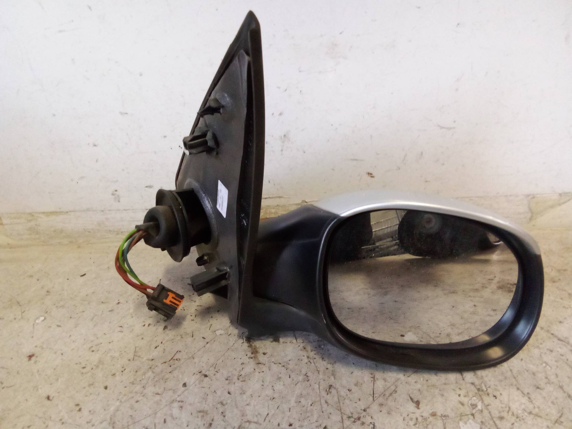 Retrovisore est. dx.