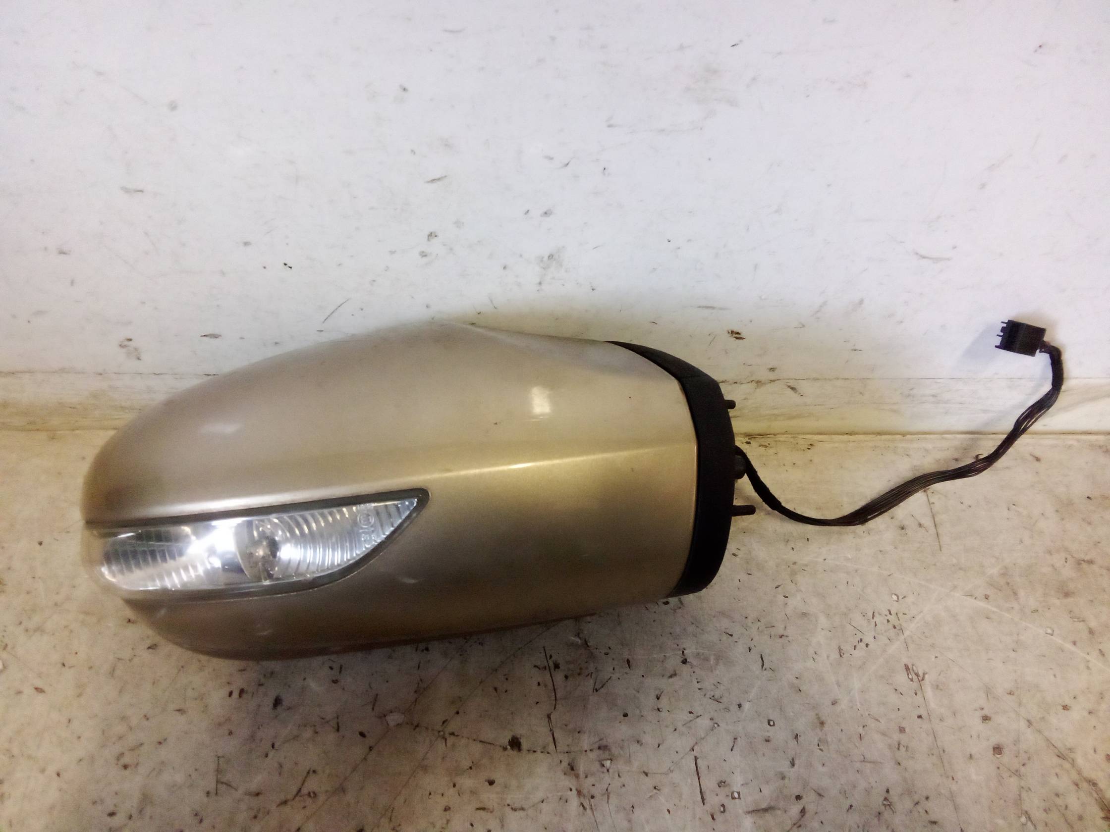 Retrovisore est. regolaz. elettr. dx.