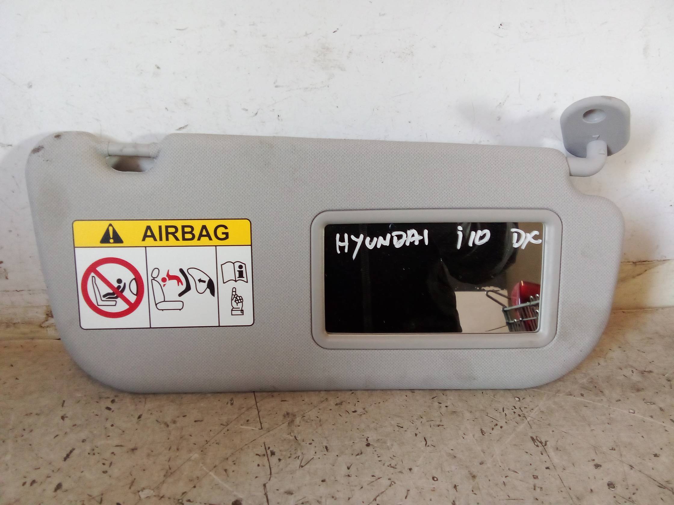 Aletta parasole parabrezza dx.