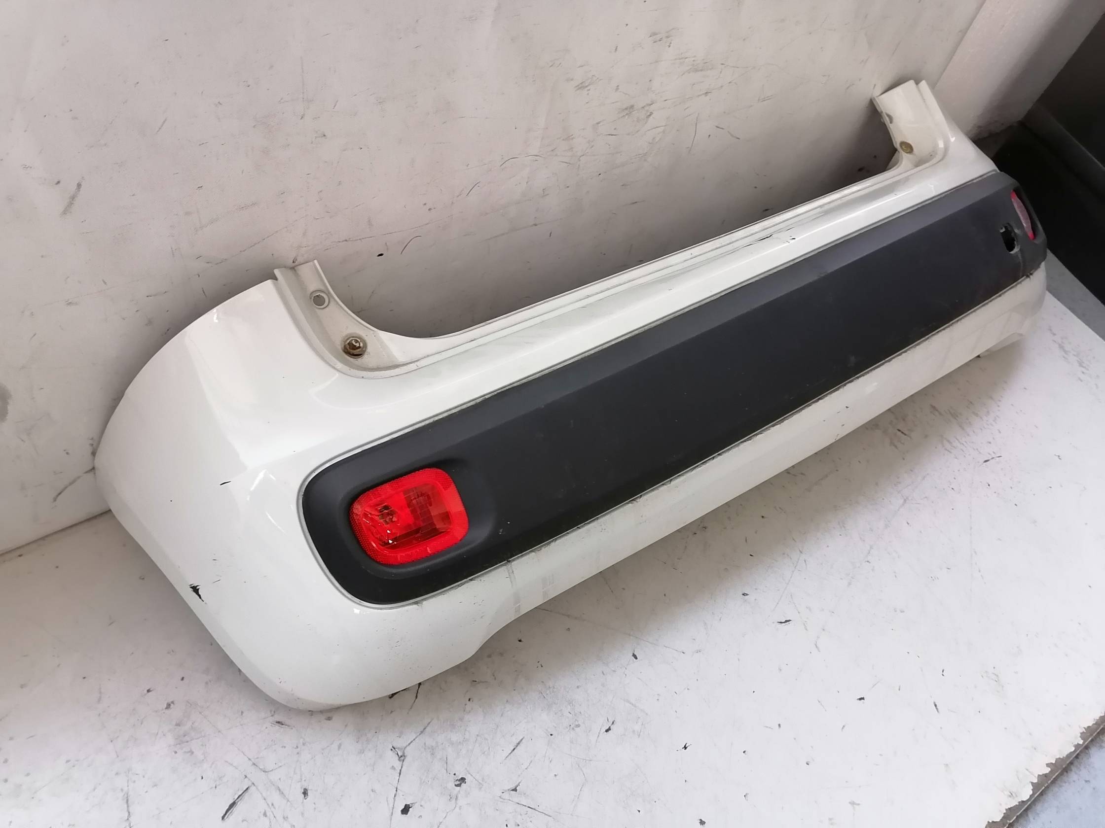 Paraurti post. Paraurti post.