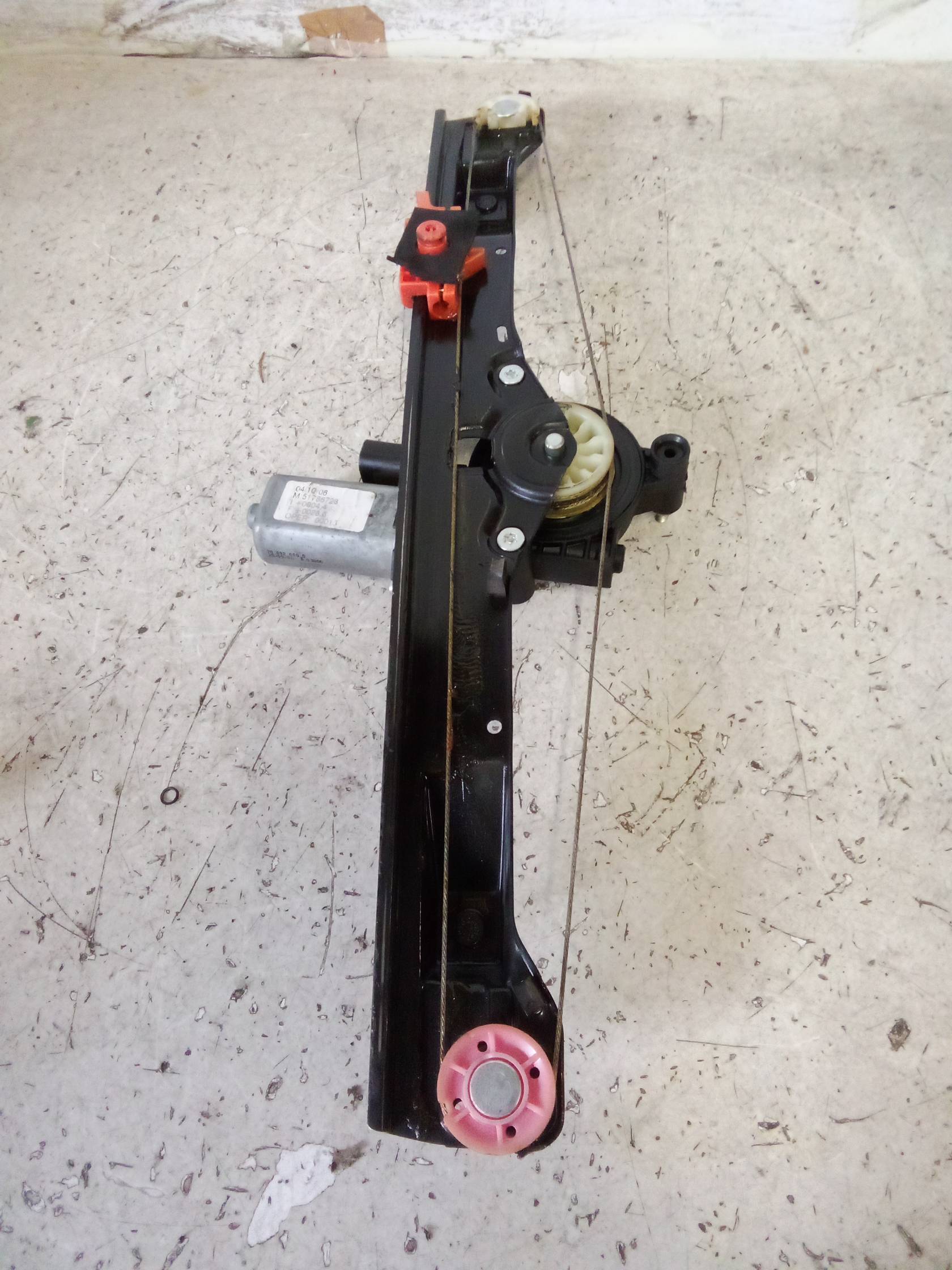 Alzacristallo elettr. porta ant. dx. Alzacristallo elettr. porta ant. dx.