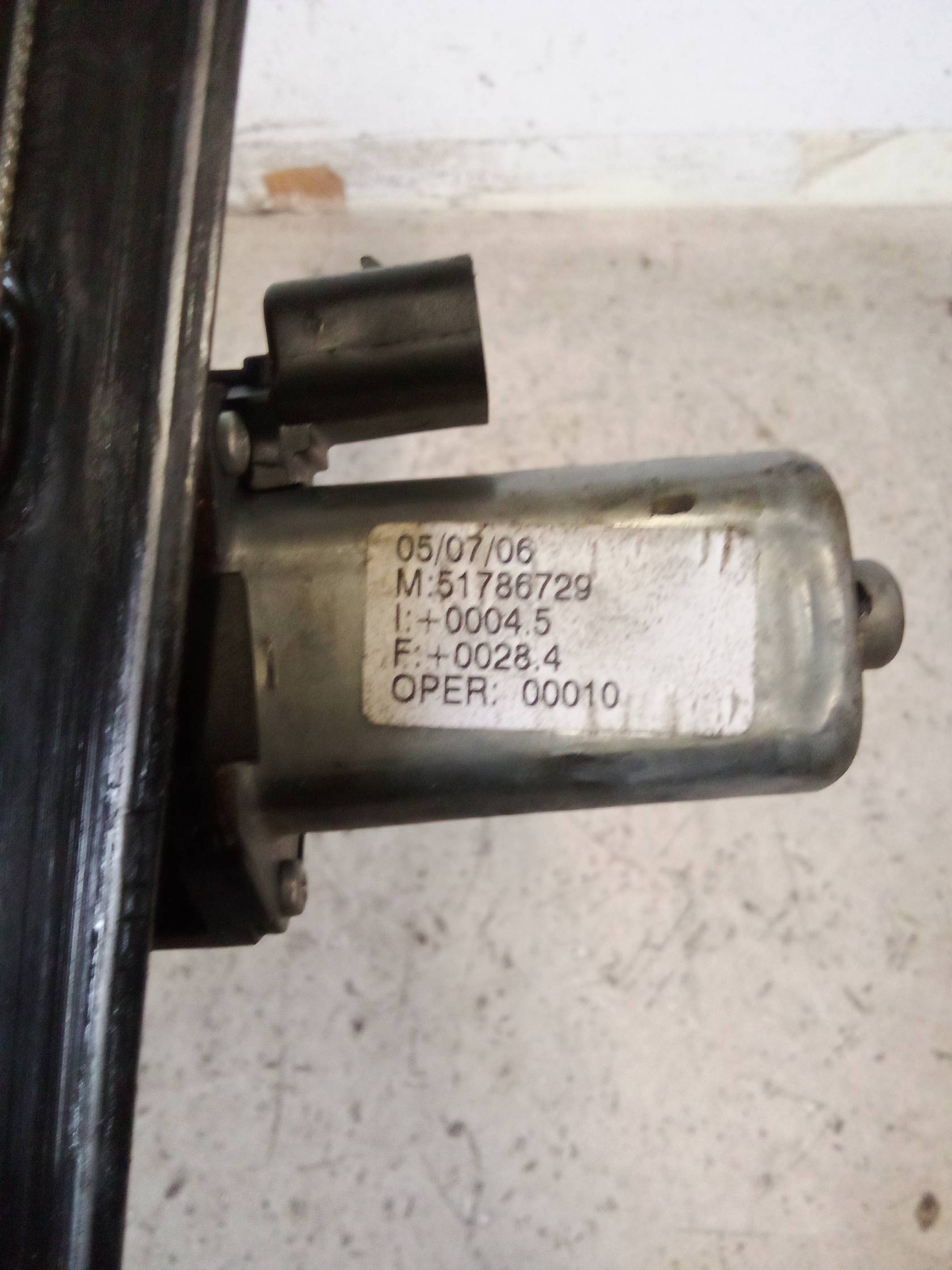 Alzacristallo elettr. porta ant. sx.