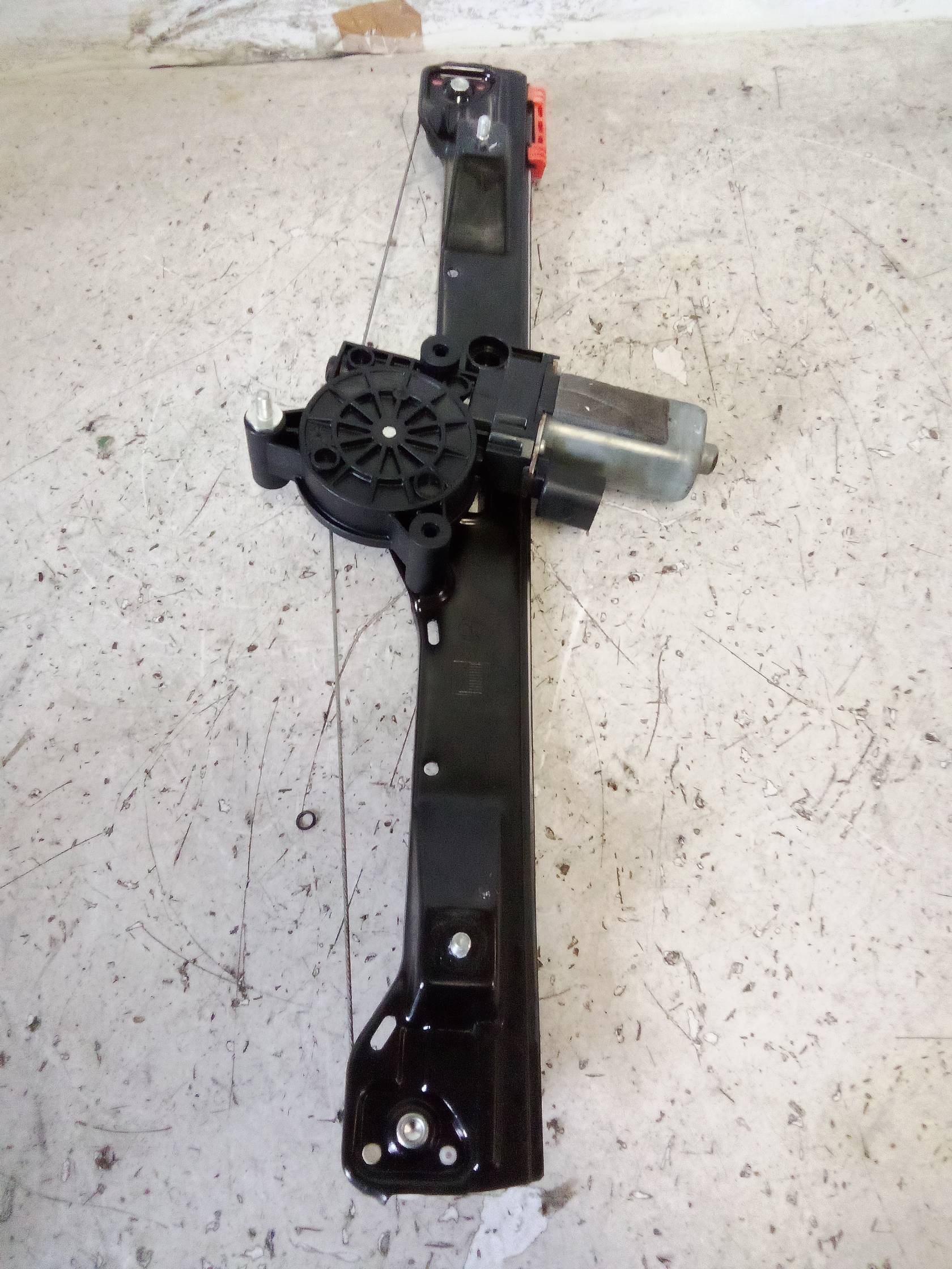 Alzacristallo elettr. porta ant. sx.