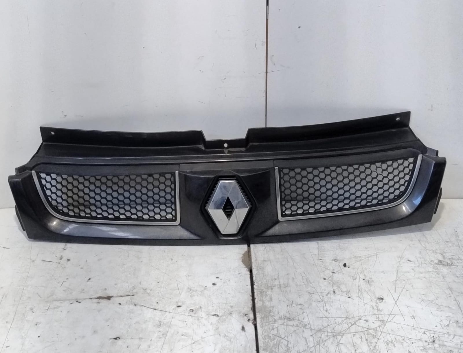 Griglia paraurti ant.