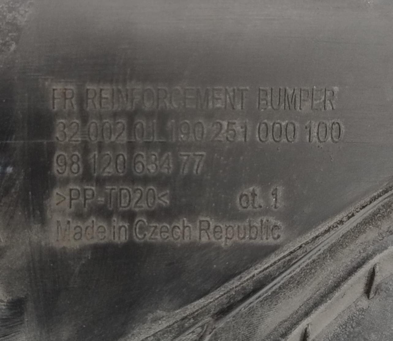 Griglia paraurti ant. Griglia paraurti ant.