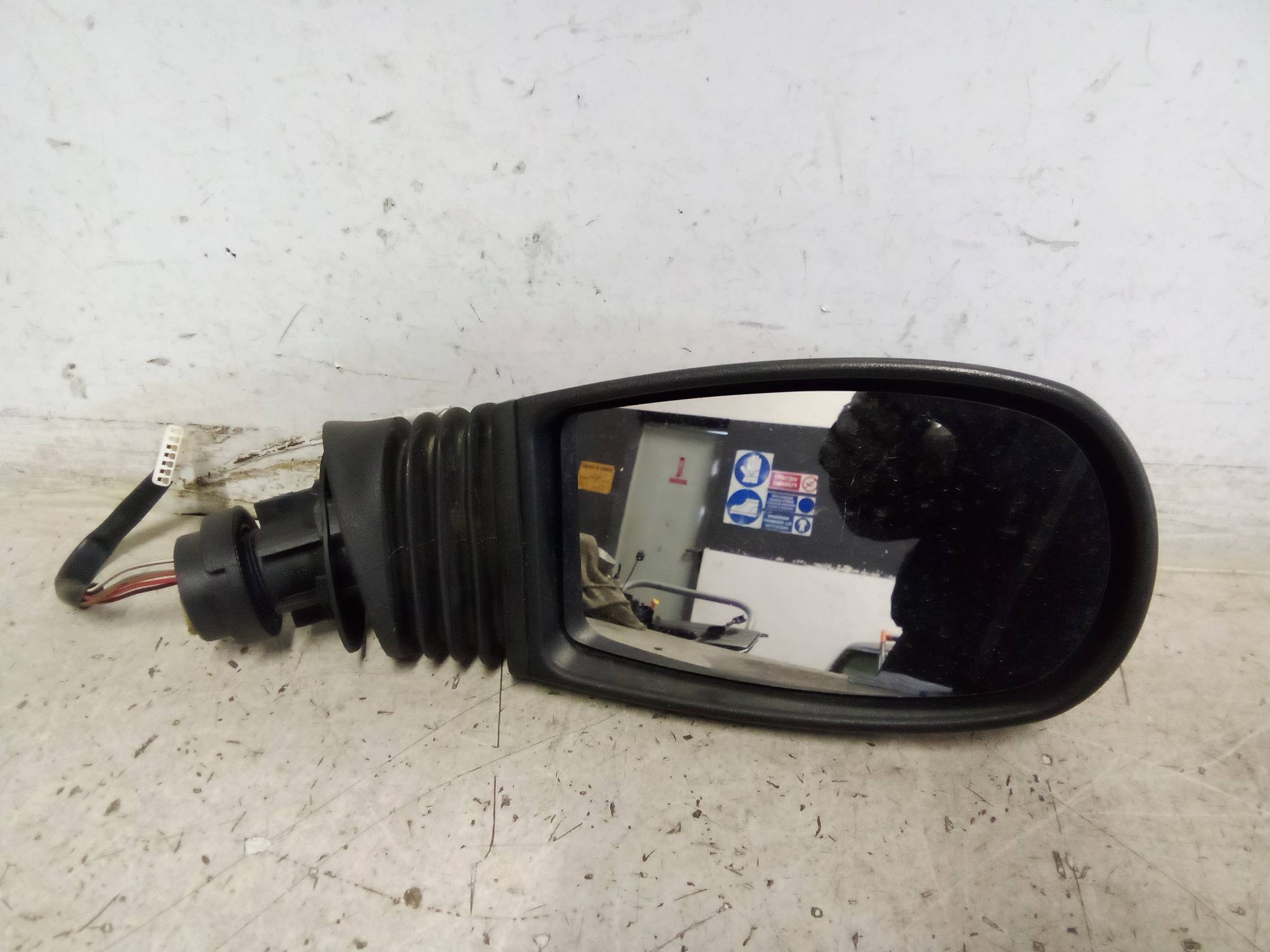 Retrovisore est. regolaz. elettr. dx.