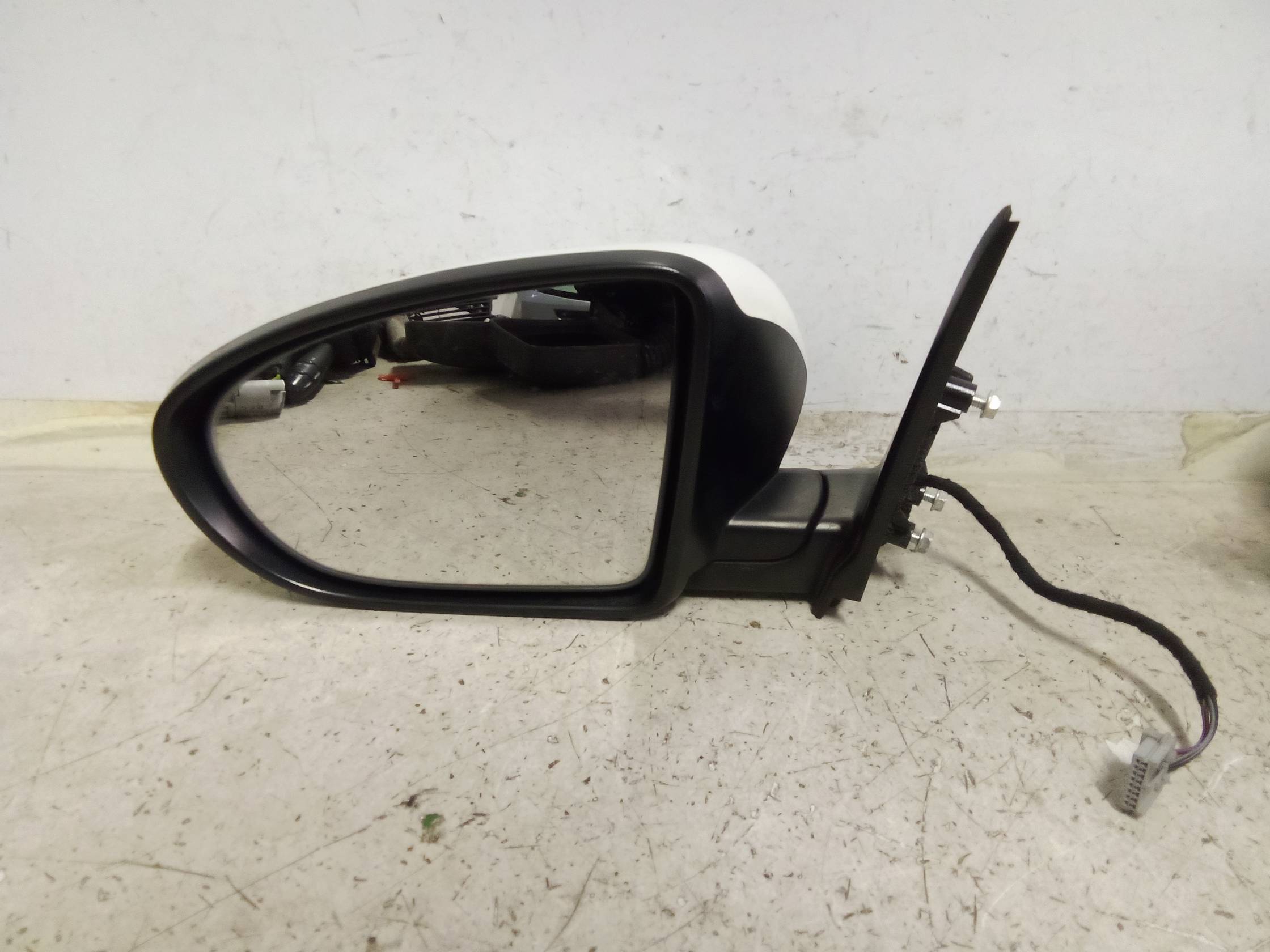 Retrovisore est. regolaz. elettr. sx.