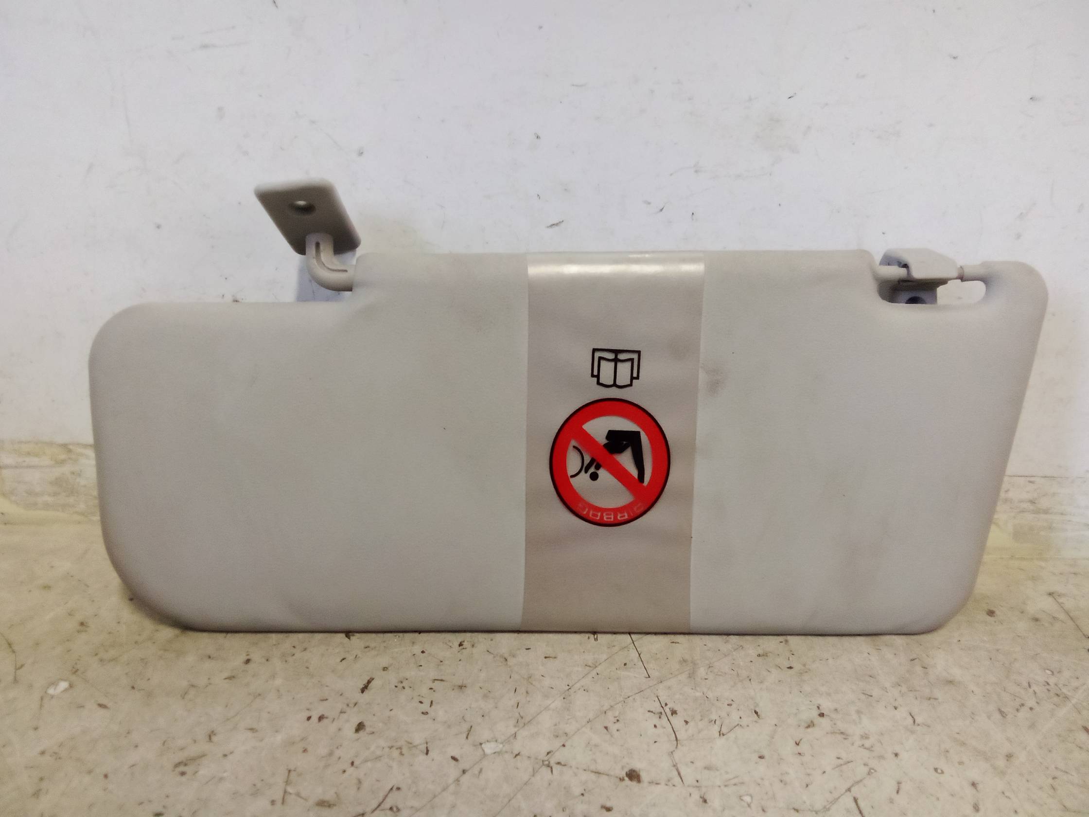 Aletta parasole parabrezza dx.