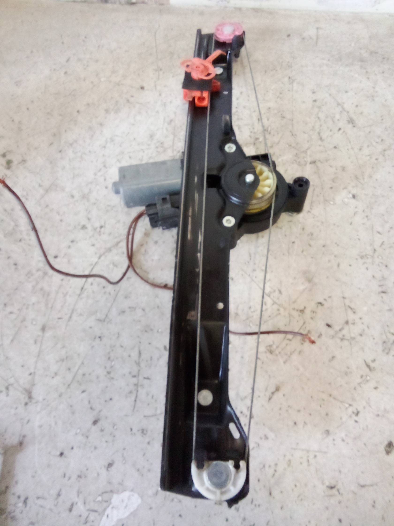 Alzacristallo elettr. porta ant. sx.