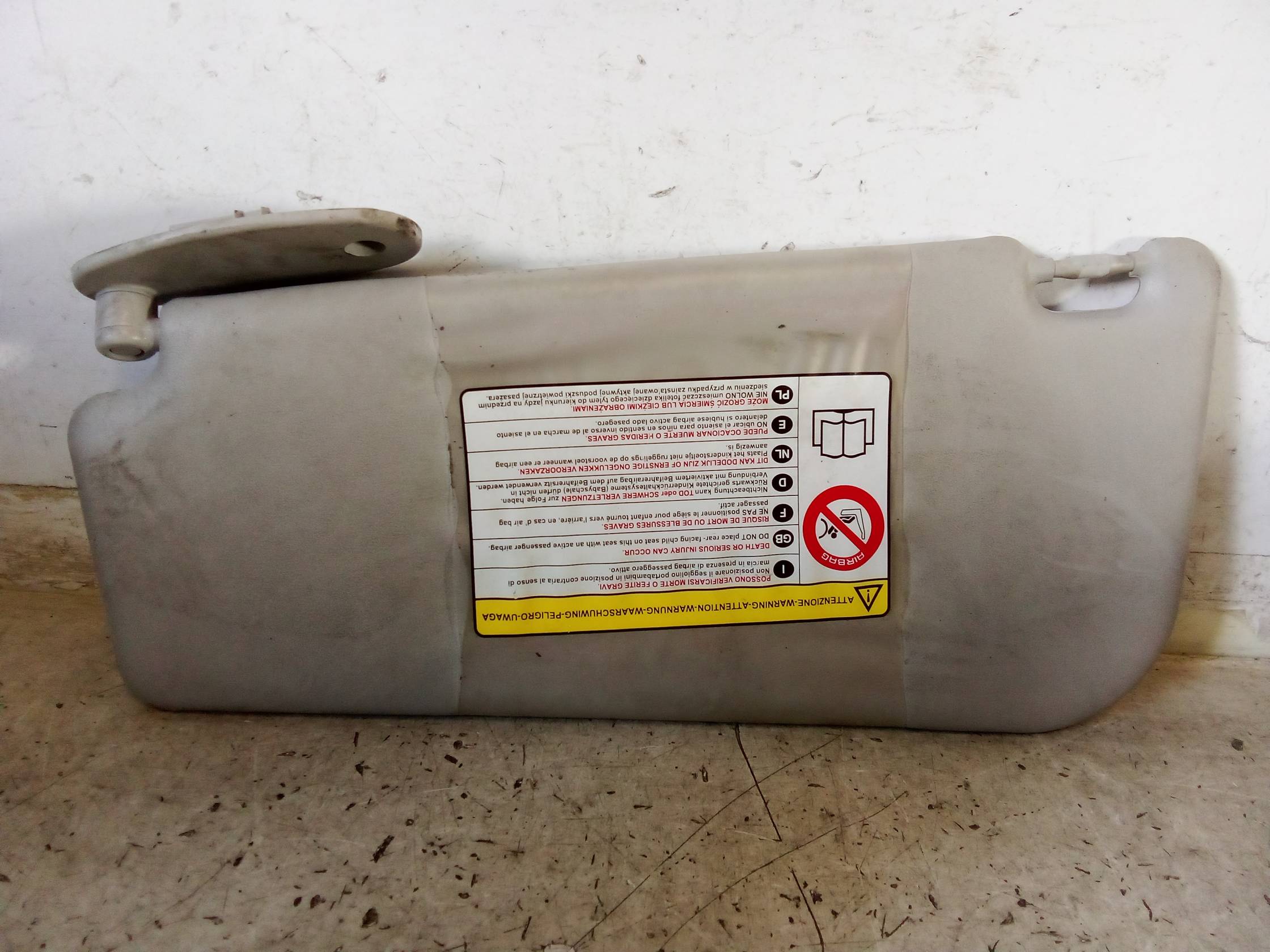 Aletta parasole parabrezza dx.