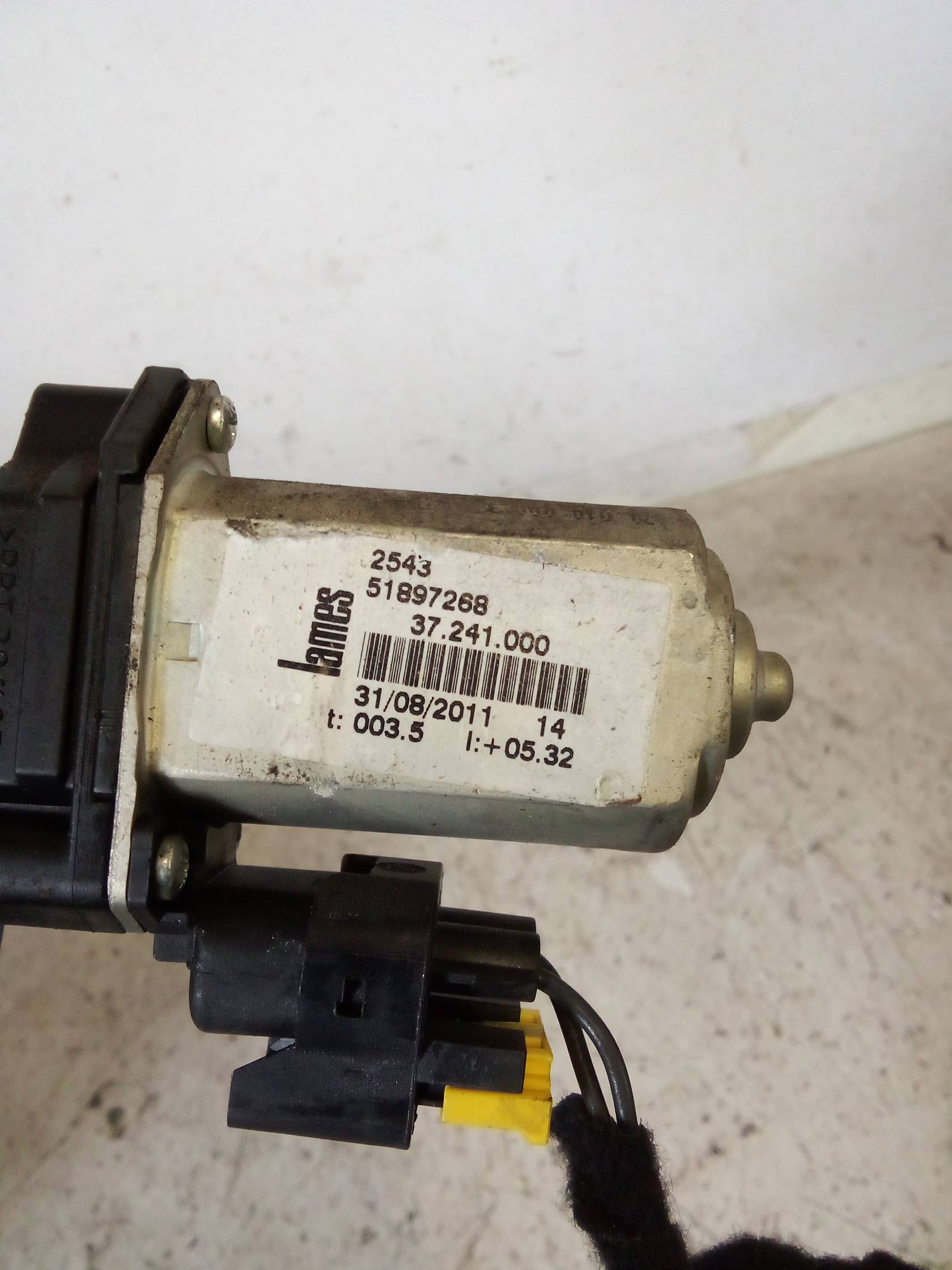 Alzacristallo elettr. porta ant. con motorino dx.