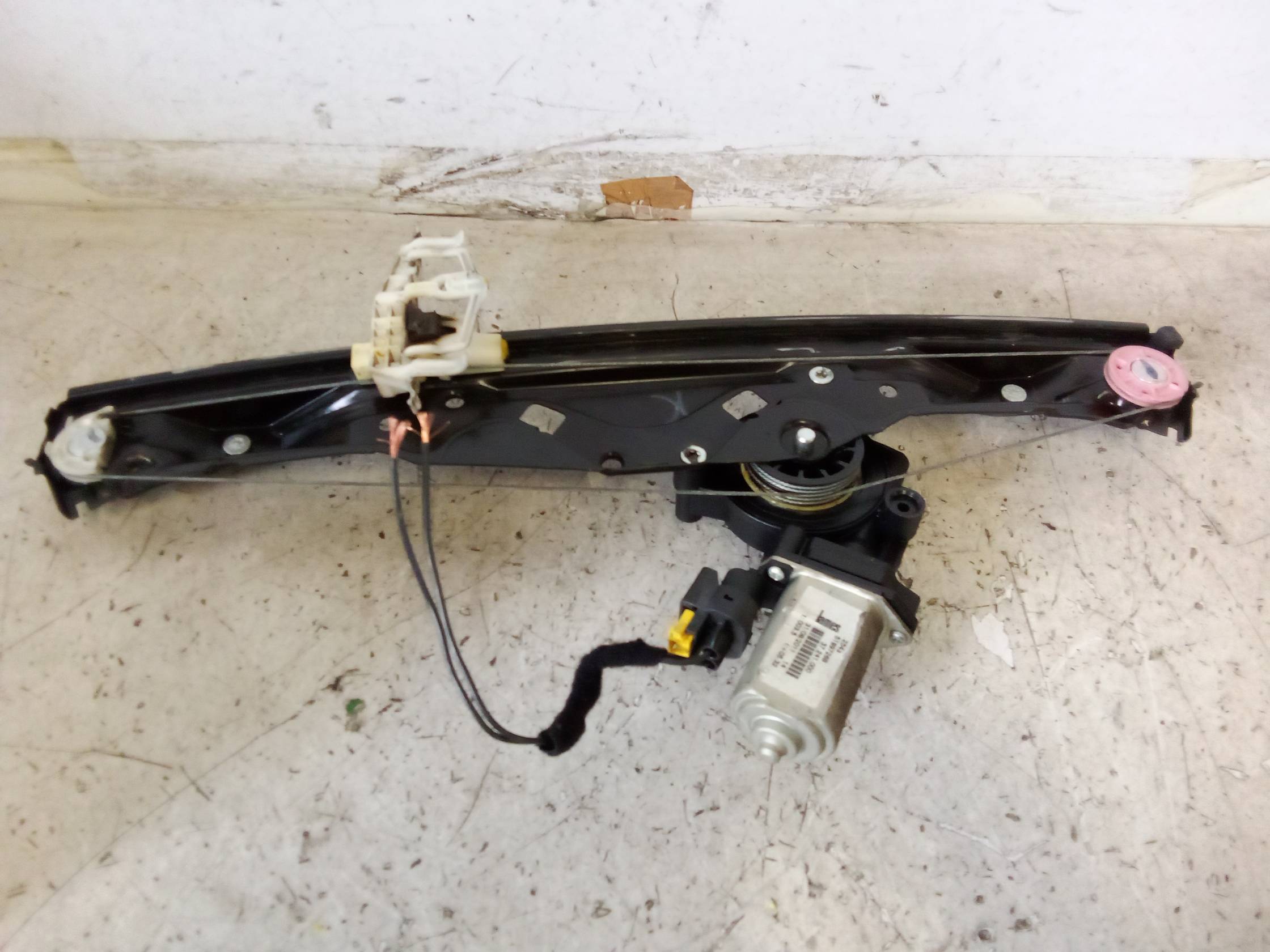 Alzacristallo elettr. porta ant. con motorino dx.