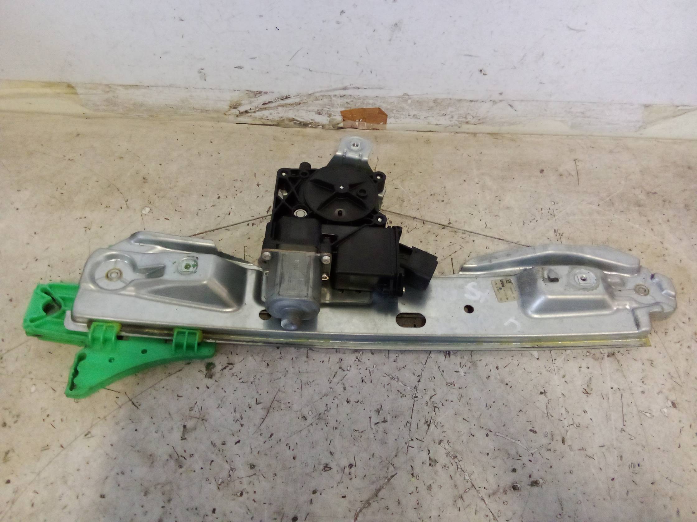 Alzacristallo elettr. porta post. sx.