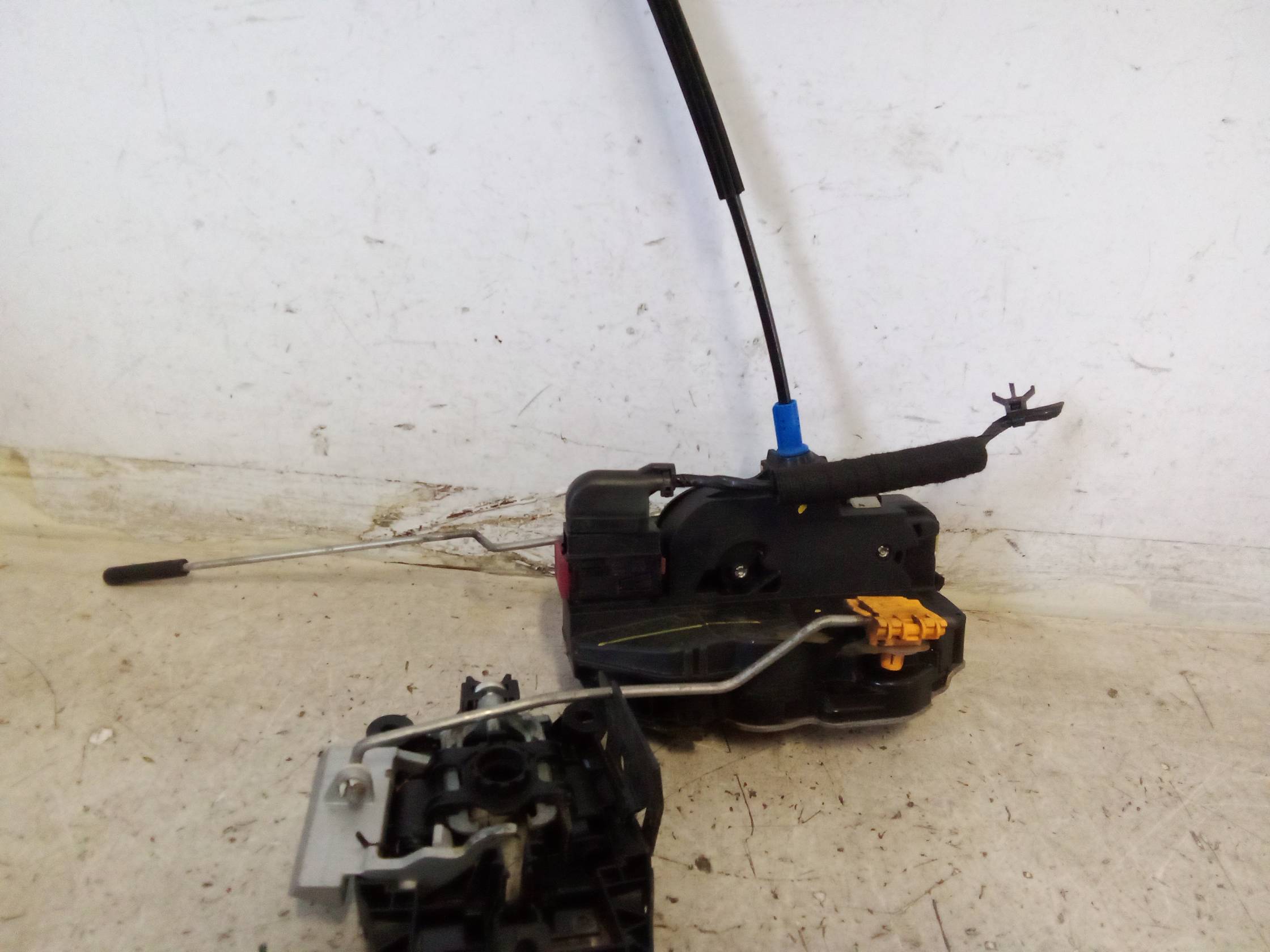 Serratura porta ant. dx.